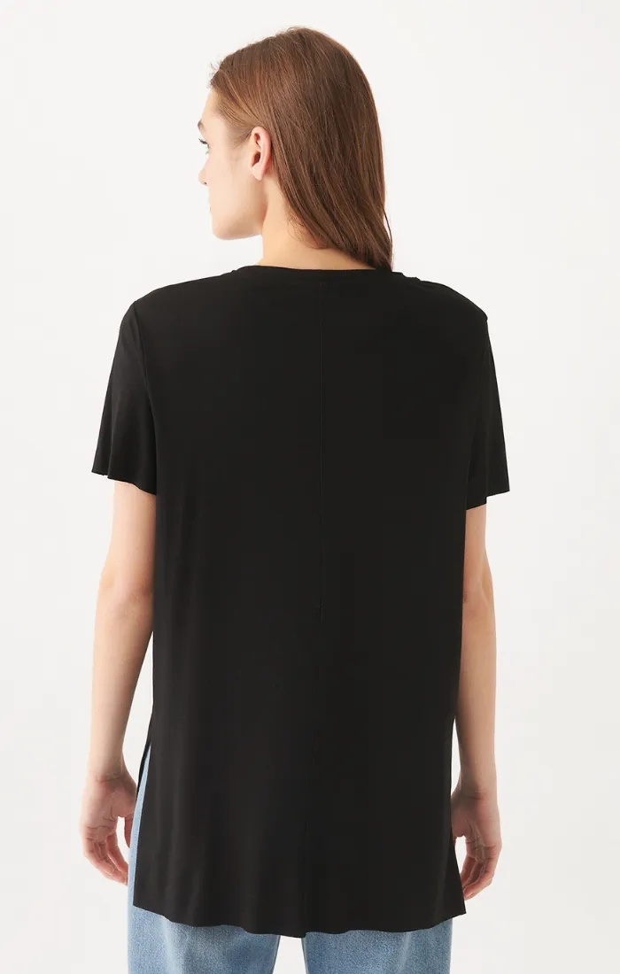 WOMEN'S BASIC V-NECK T-SHIRT IN BLACK sold by Mavi product image thumbnail 2