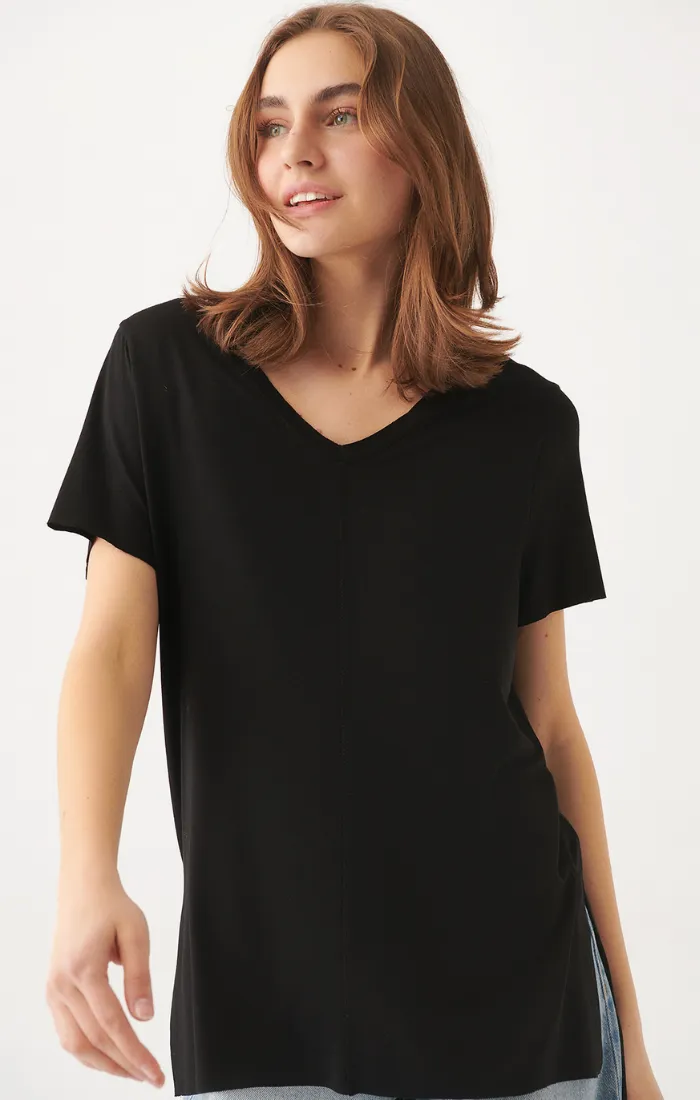 WOMEN'S BASIC V-NECK T-SHIRT IN BLACK sold by Mavi