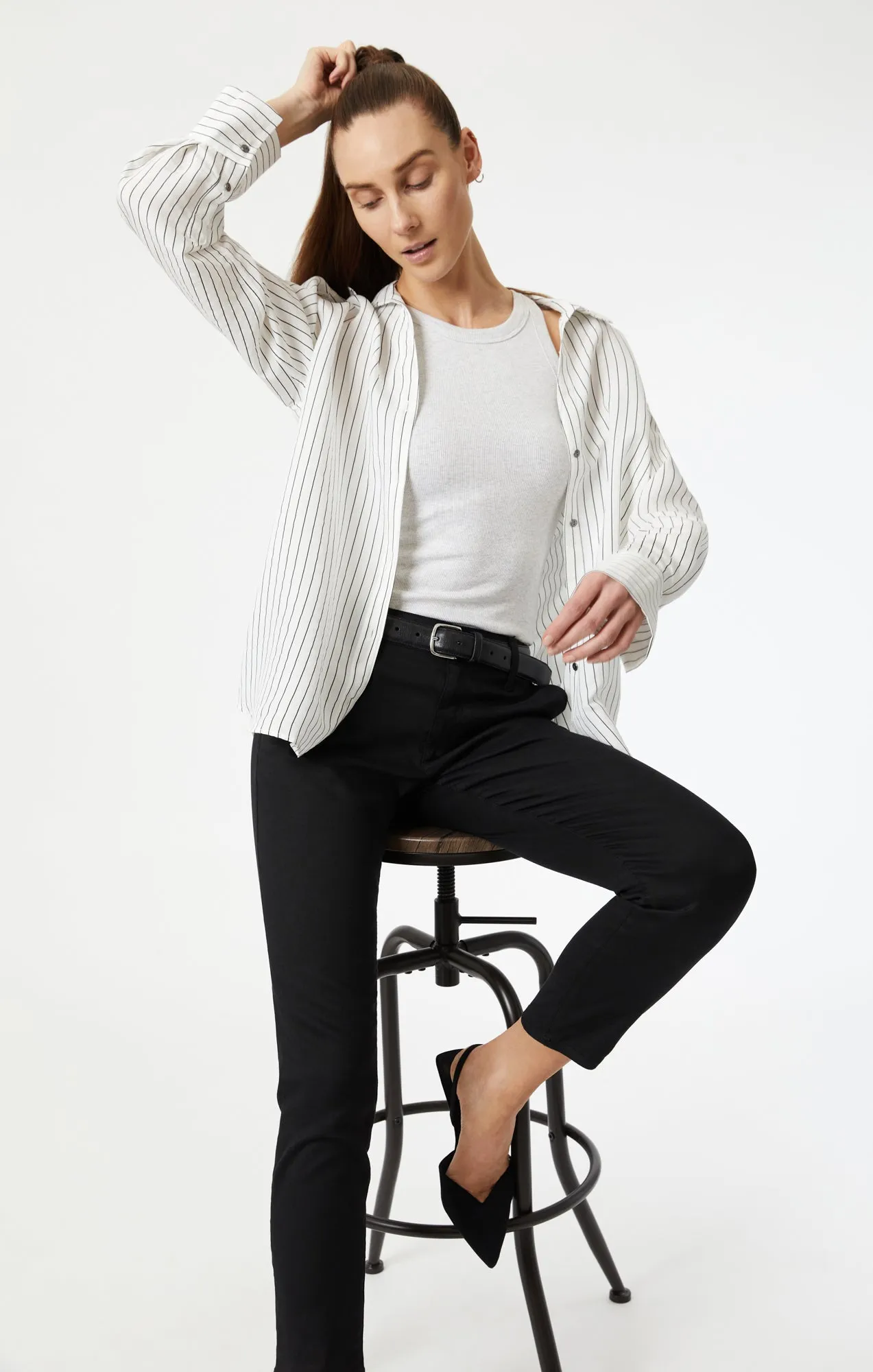 BROOKE SLIM CHINO IN BLACK LUXE TWILL sold by Mavi product image thumbnail 2