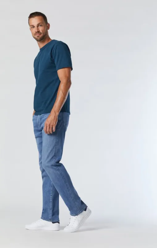ZACH STRAIGHT LEG JEANS IN LIGHT DEEP BRUSHED SUPERMOVE sold by Mavi