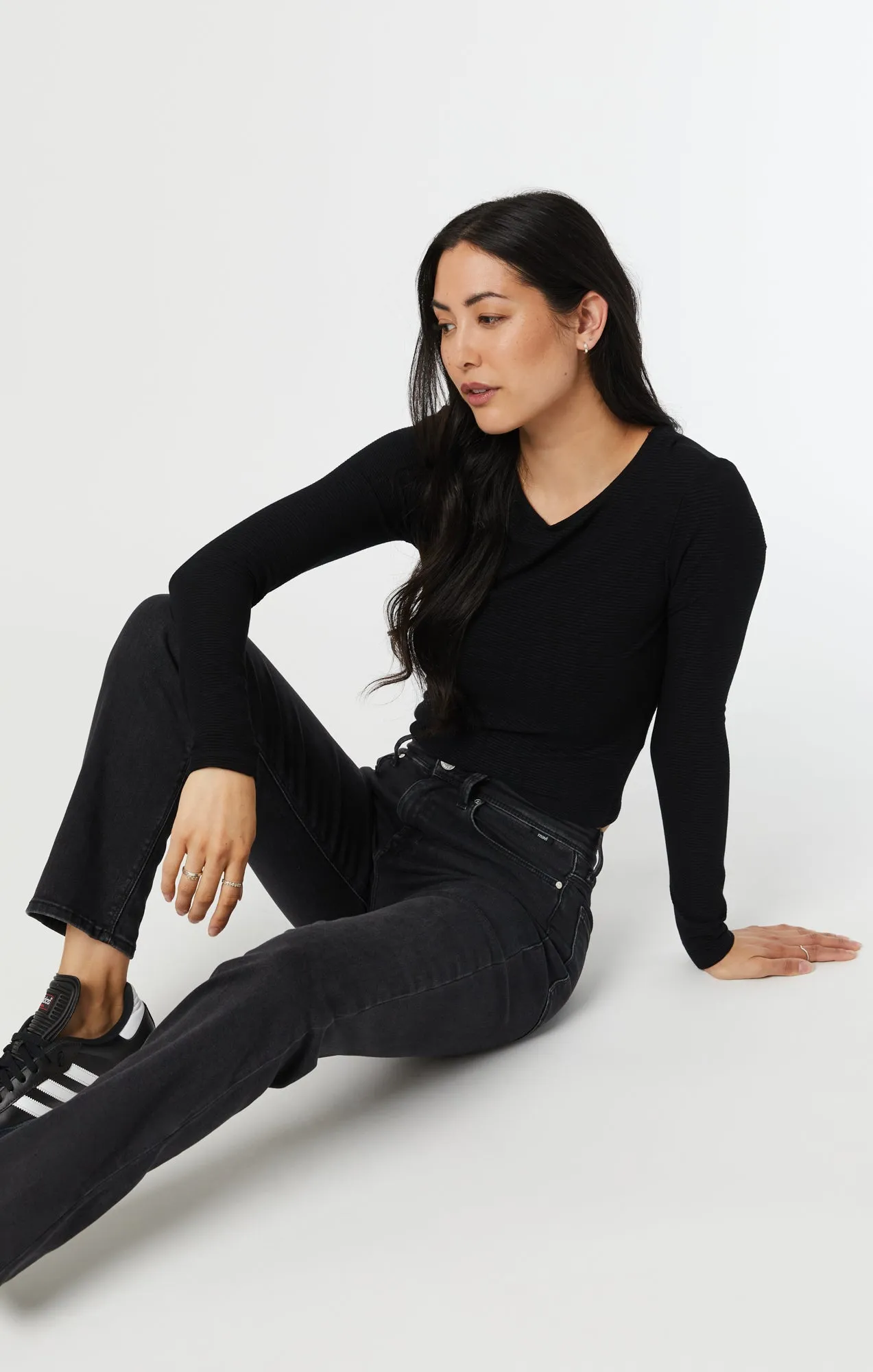 PARIS STRAIGHT LEG JEANS IN SMOKE INDIGO SHAPE sold by Mavi