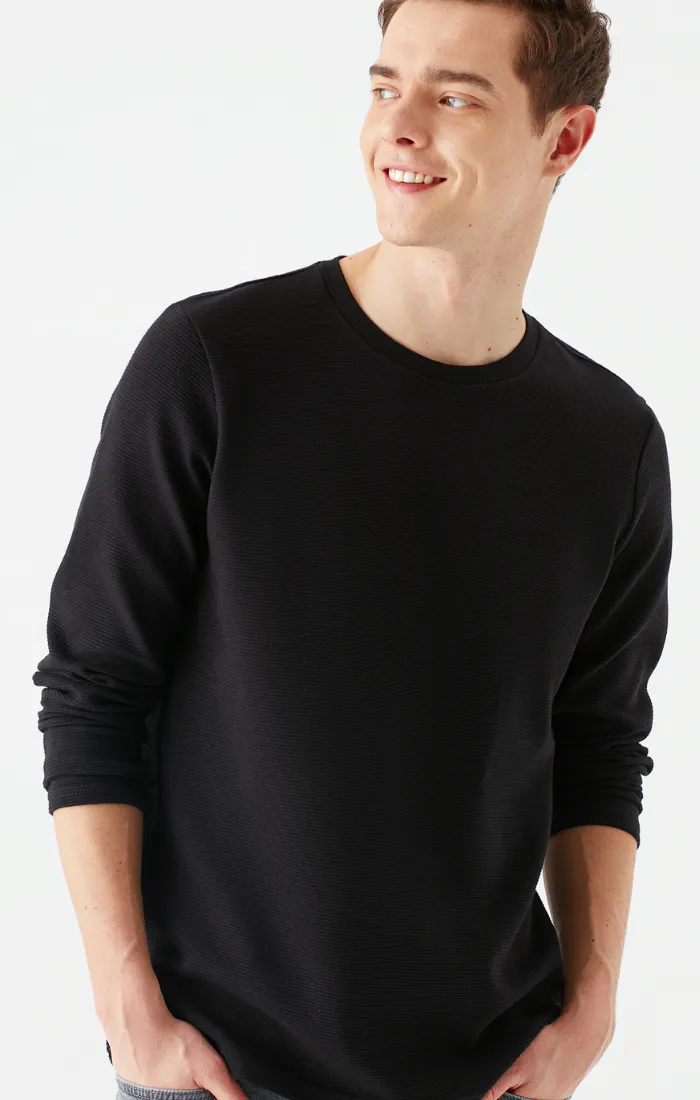 MEN'S LONG SLEEVE T-SHIRT IN BLACK sold by Mavi product image thumbnail 4