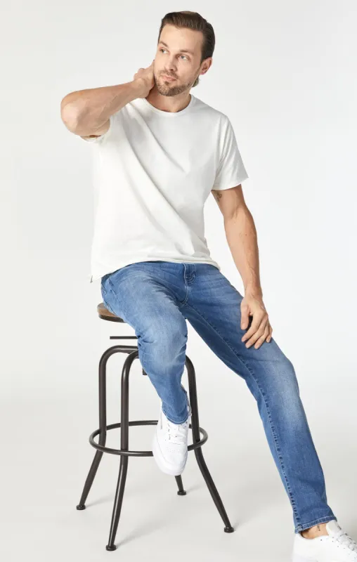 MARCUS SLIM STRAIGHT LEG IN MID BRUSHED WILLIAMSBURG sold by Mavi