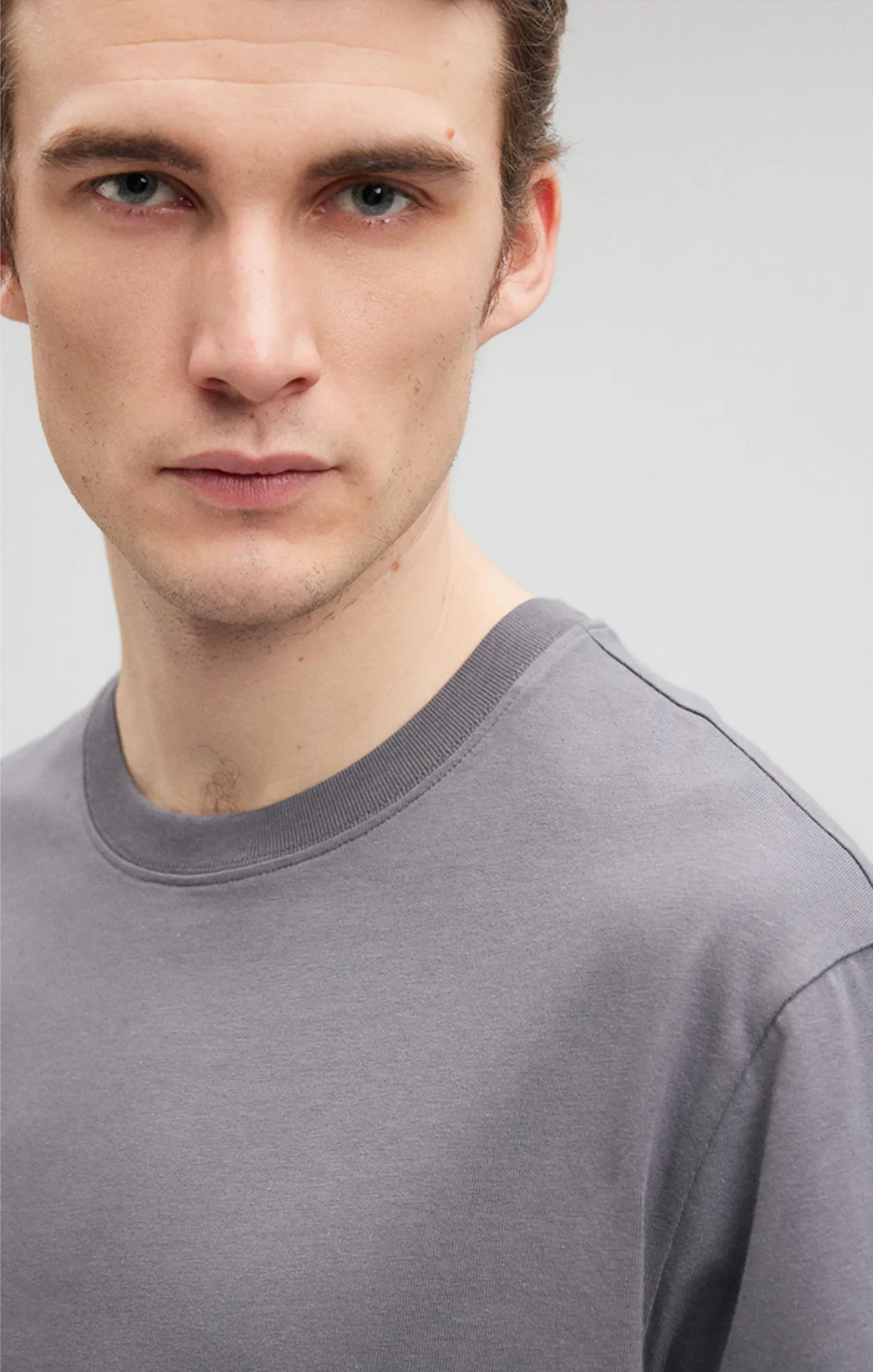 CLASSIC CREW NECK T-SHIRT IN LAVE SMOKE COMFORT sold by Mavi product image thumbnail 5