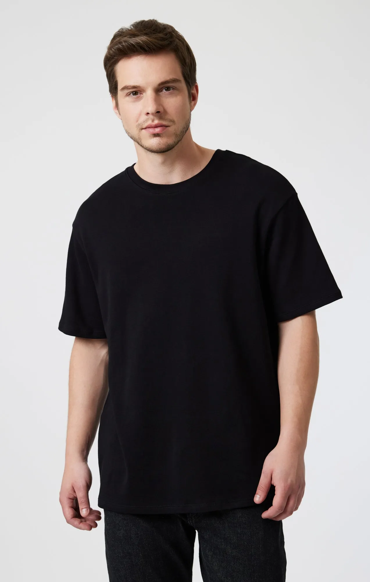 DROP SHOULDER T-SHIRT IN BLACK sold by Mavi