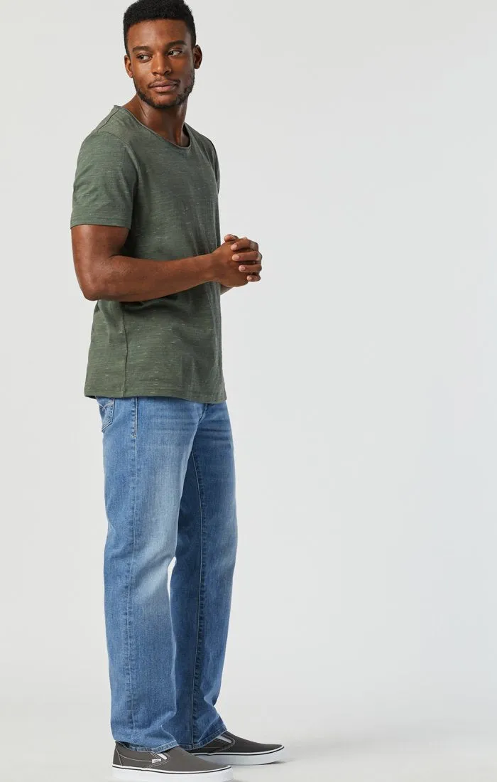 ZACH STRAIGHT LEG JEANS IN LIGHT BRUSHED WILLIAMSBURG sold by Mavi product image thumbnail 4