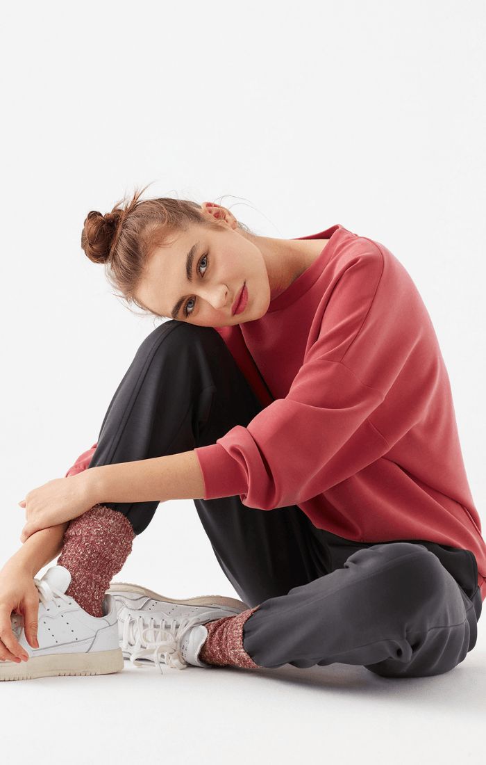 OVERSIZED CREWNECK SWEATSHIRT IN GARNET ROSE sold by Mavi product image thumbnail 4