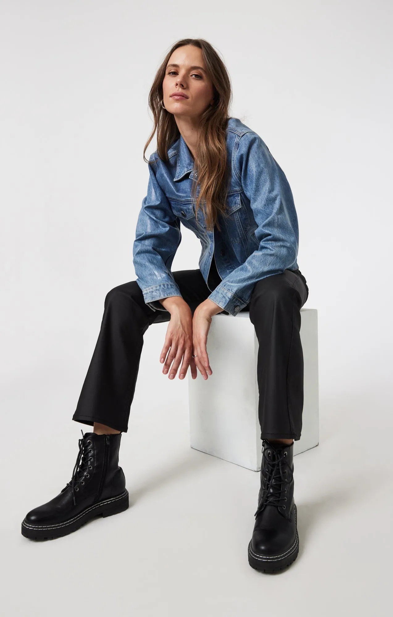 MARIA FLARE IN BLACK COATED sold by Mavi product image thumbnail 2