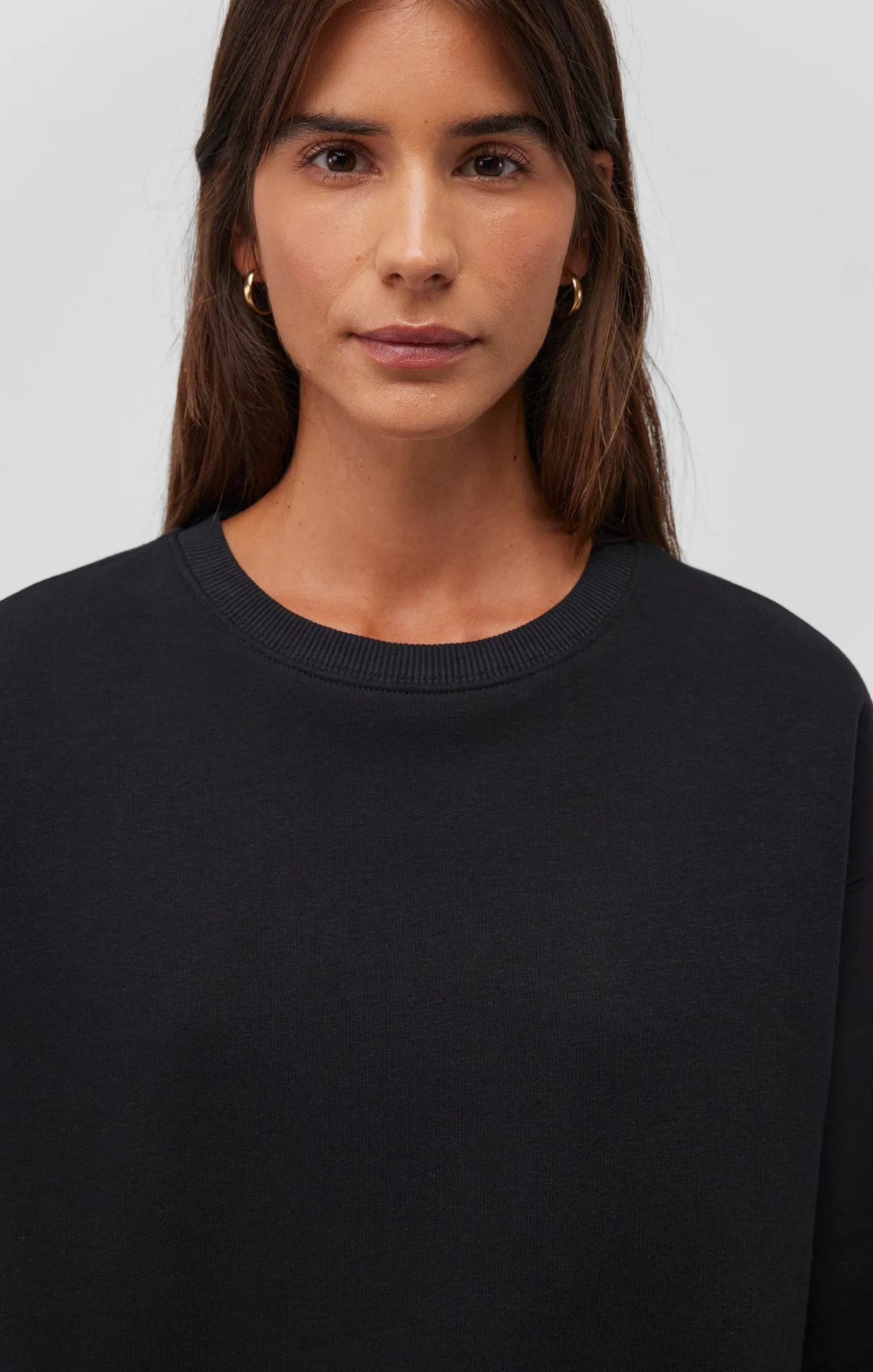 DROP SHOULDER SWEATSHIRT IN BLACK sold by Mavi product image thumbnail 4