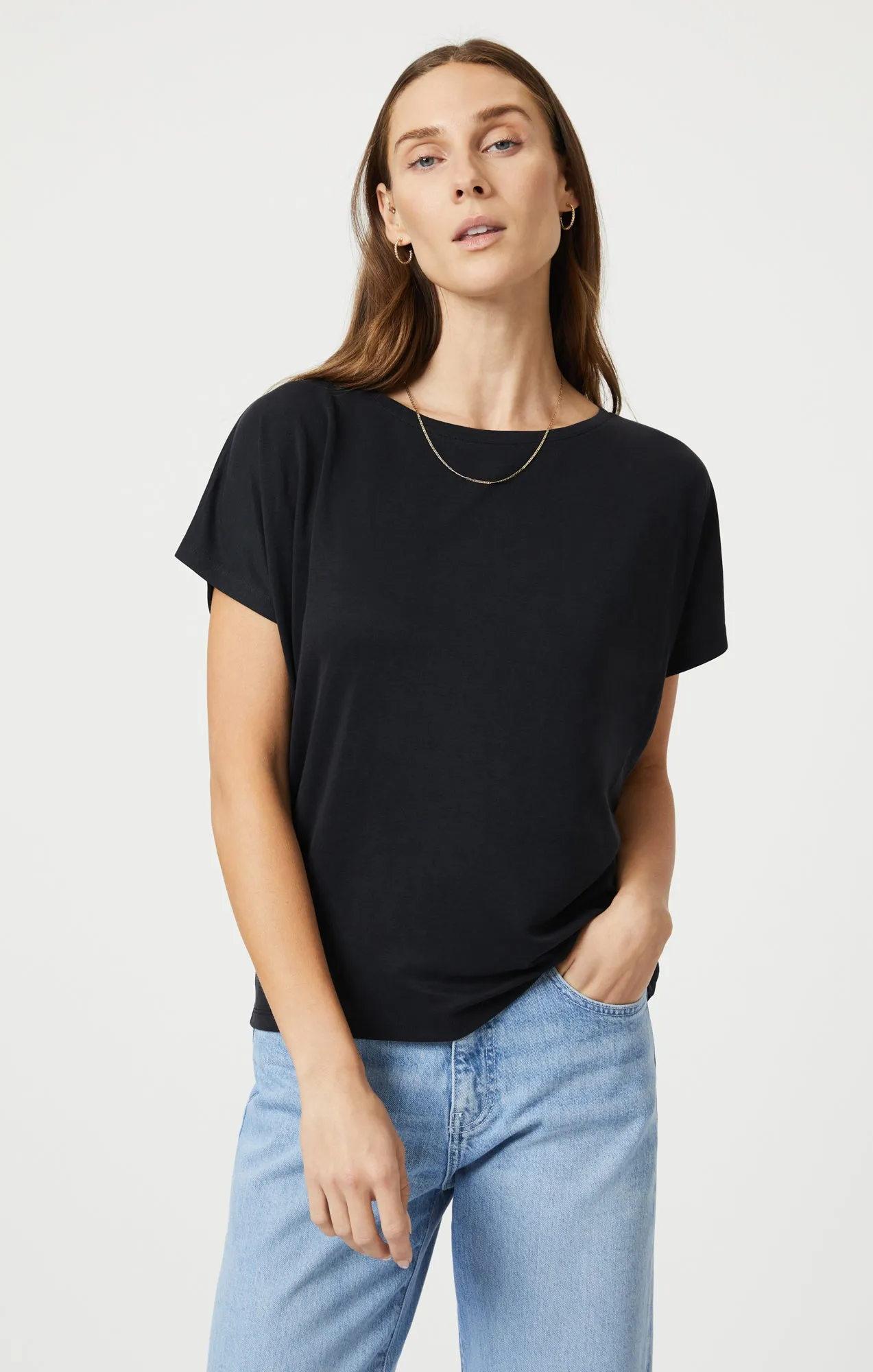 LUXE TOUCH TENCEL™ BOAT NECK T-SHIRT IN BLACK sold by Mavi