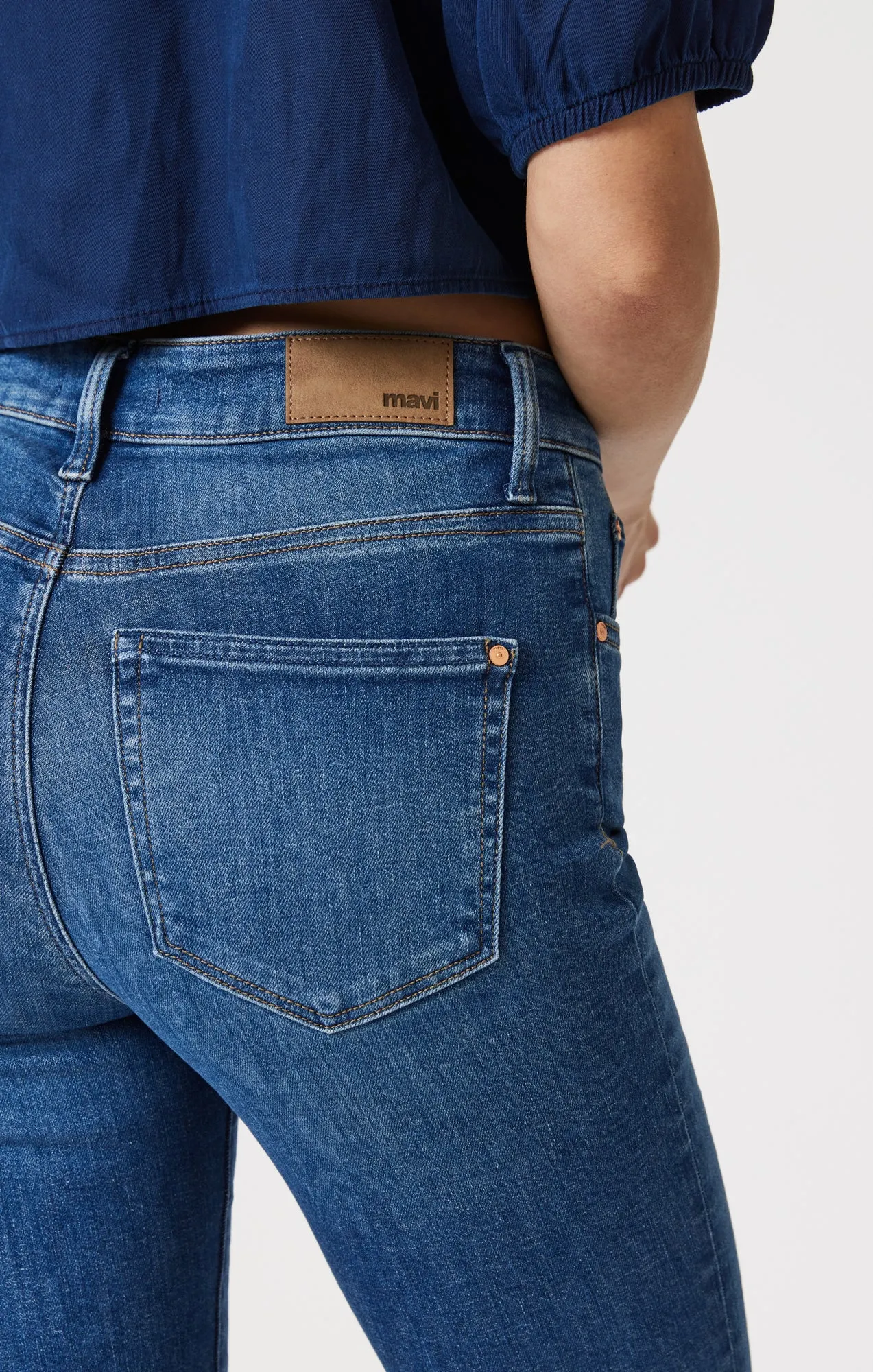 VIOLA STRAIGHT LEG IN MID BRUSHED FLEX BLUE sold by Mavi product image thumbnail 5