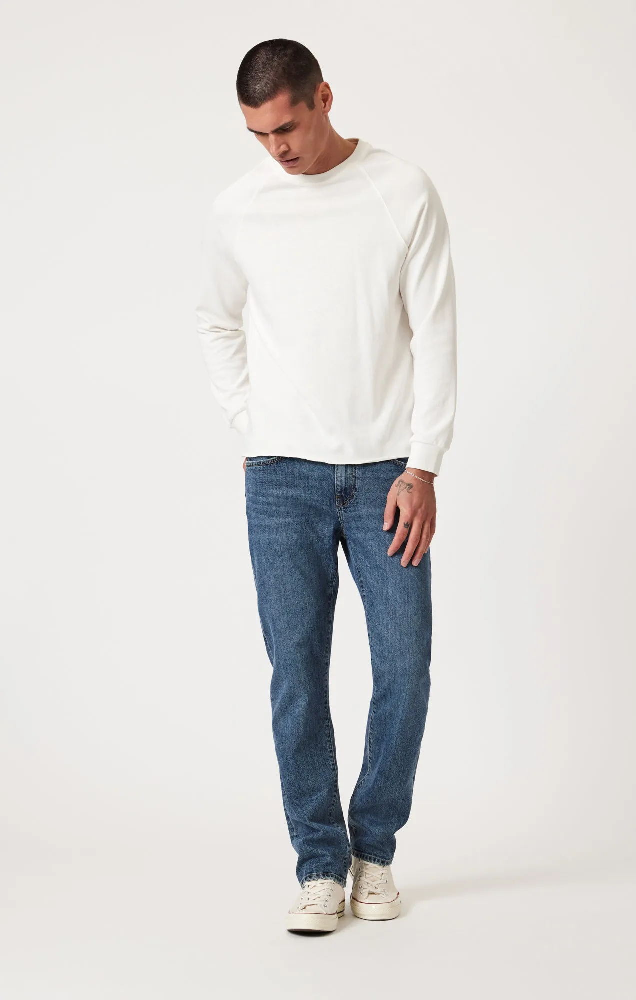 ZACH STRAIGHT LEG IN DARK FADED CLASSIC BLUE sold by Mavi