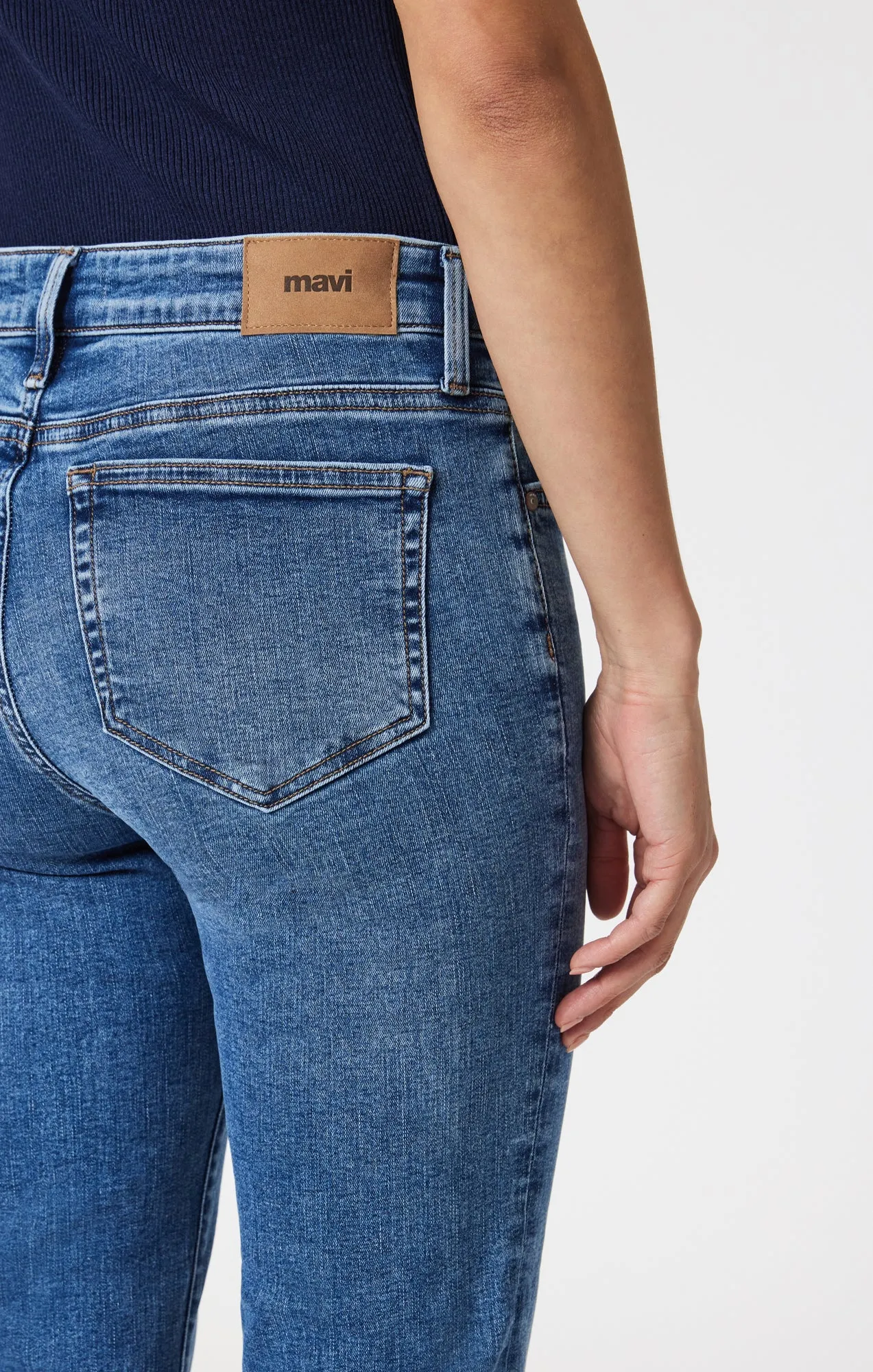 EMMA SLIM BOYFRIEND IN MID BRUSHED TRIBECA sold by Mavi product image thumbnail 2