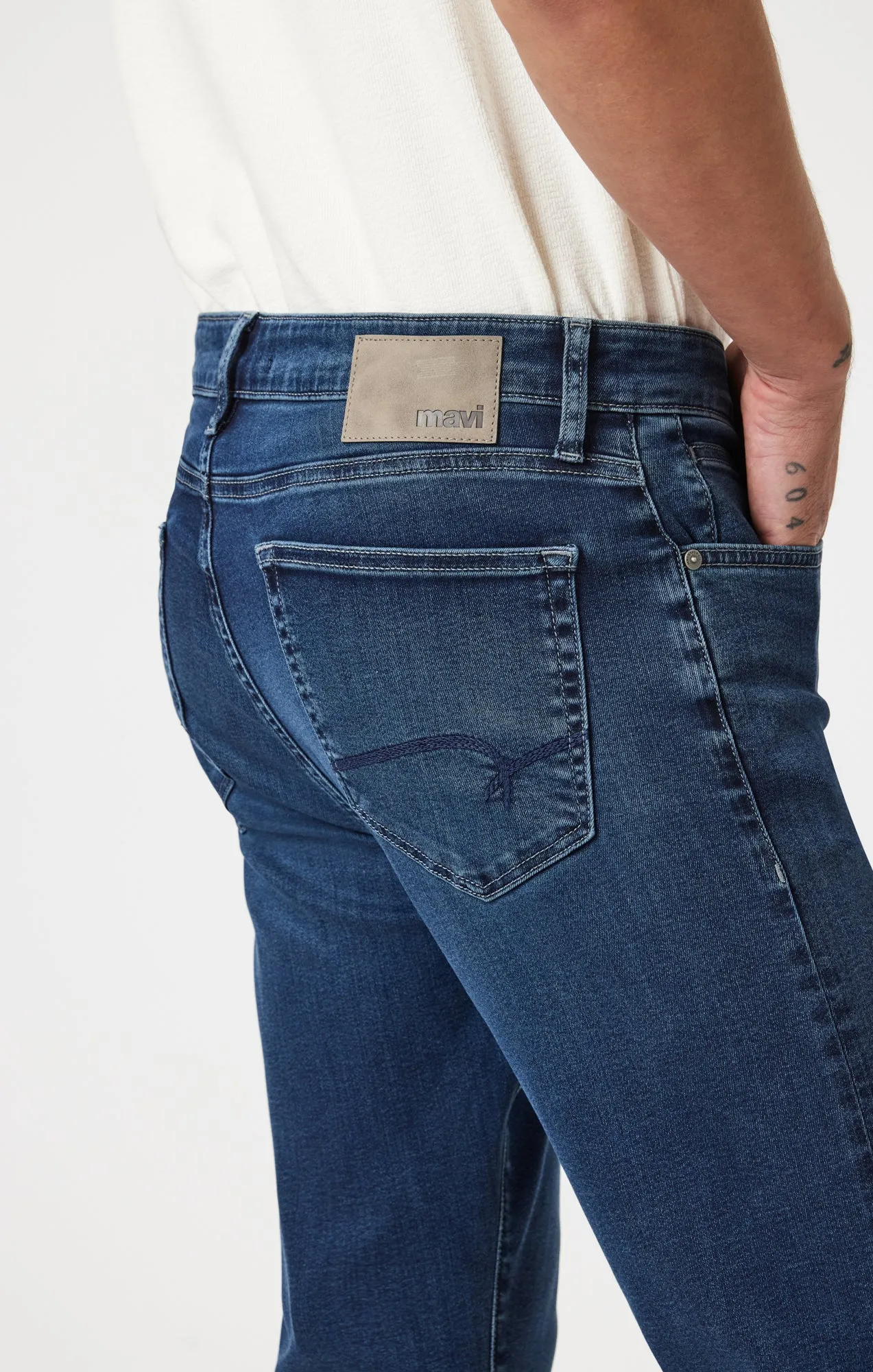 ZACH STRAIGHT LEG IN DEEP USED SUPERMOVE sold by Mavi product image thumbnail 5