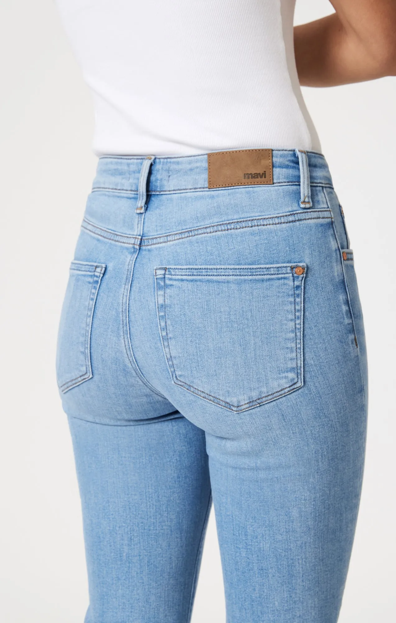 VIOLA STRAIGHT LEG IN LIGHT BRUSHED FLEX BLUE sold by Mavi product image thumbnail 5