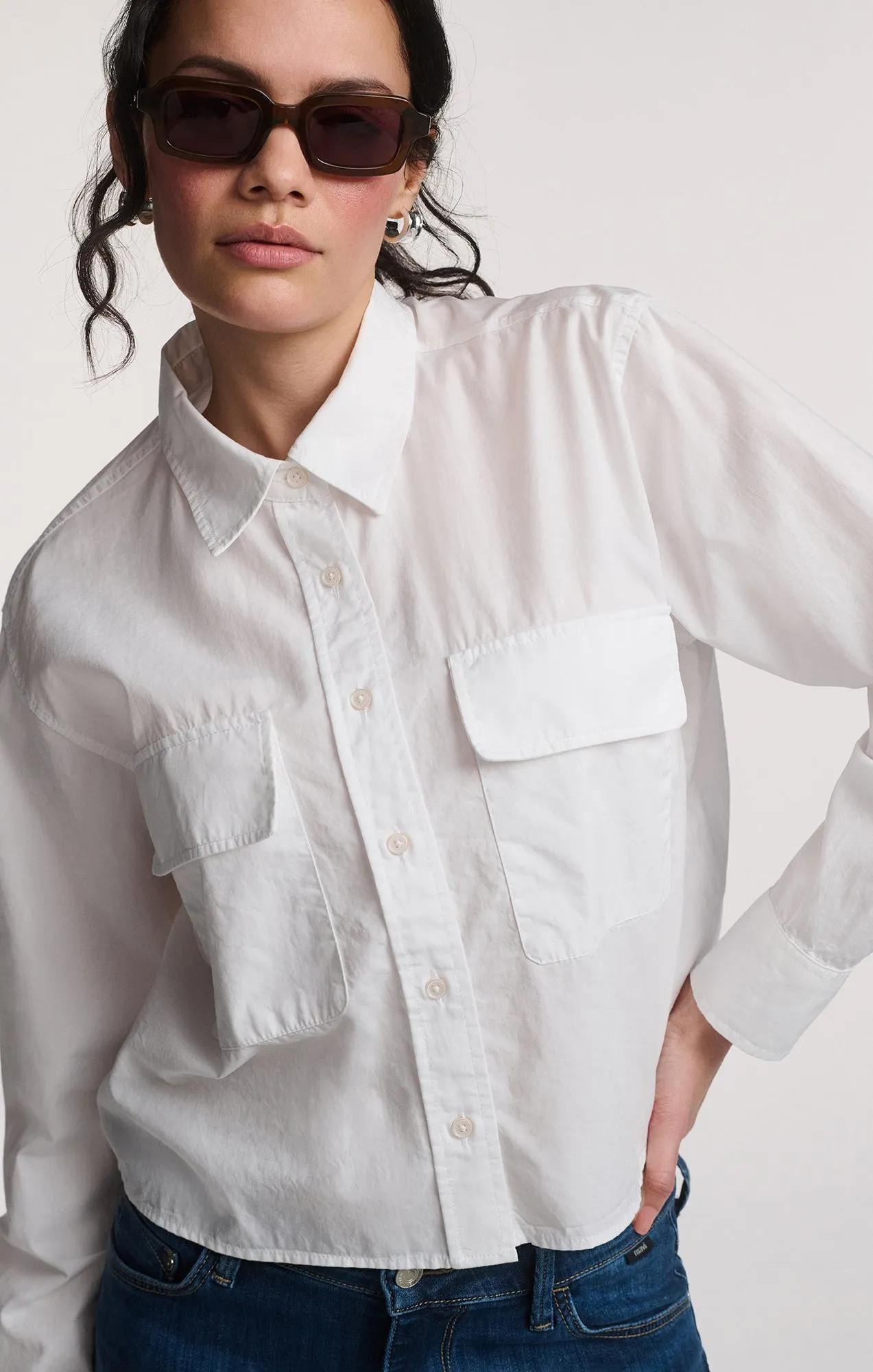 DOUBLE POCKET CROPPED BUTTON-UP SHIRT IN WHITE sold by Mavi