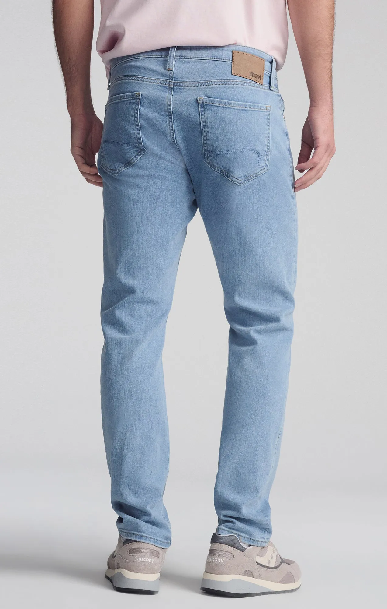 JAKE SLIM LEG IN LIGHT BRUSHED WILLIAMSBURG sold by Mavi product image thumbnail 3