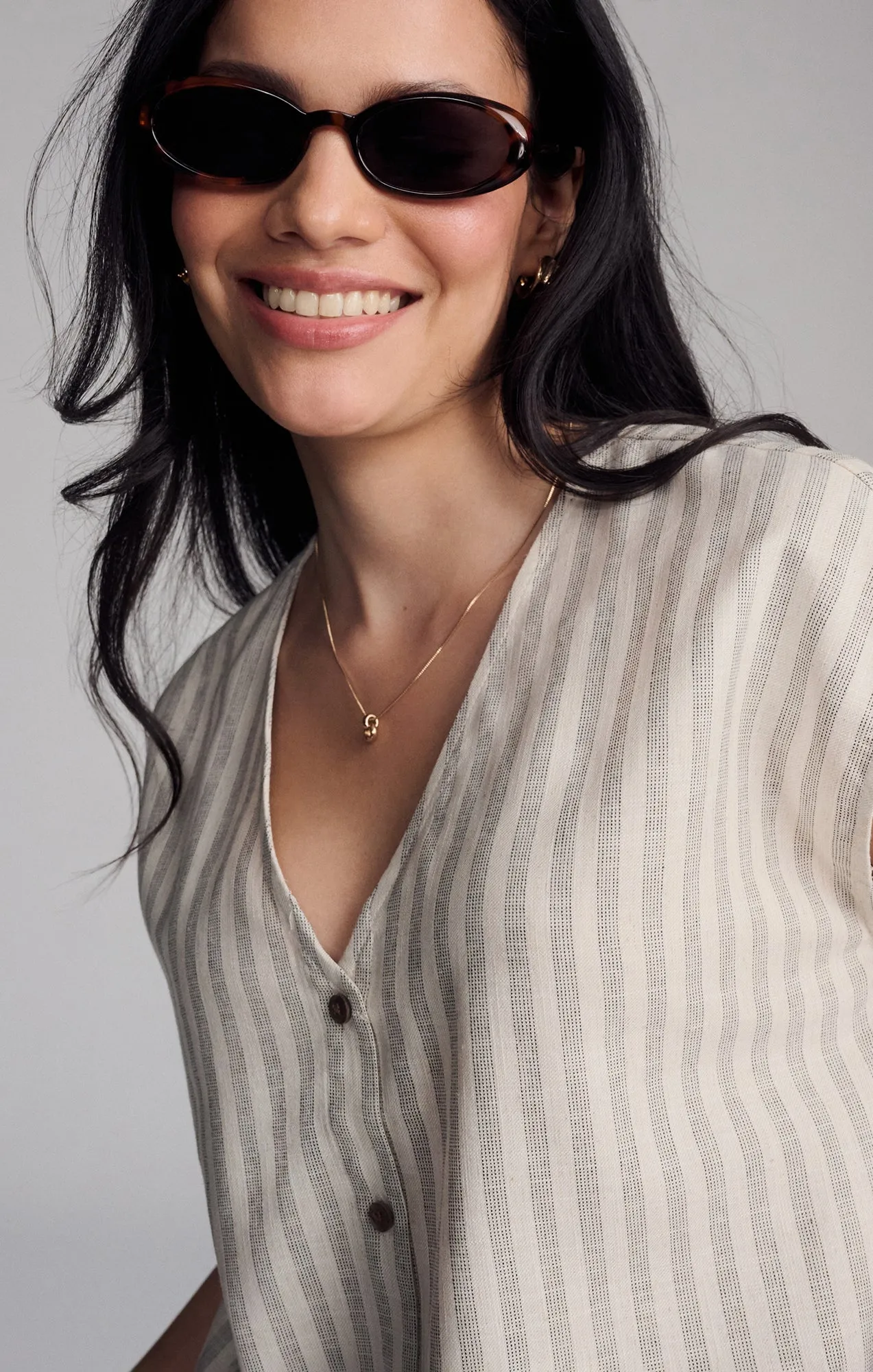 V-NECK SHORT SLEEVE BUTTON SHIRT IN BLACK STRIPE sold by Mavi product image thumbnail 4