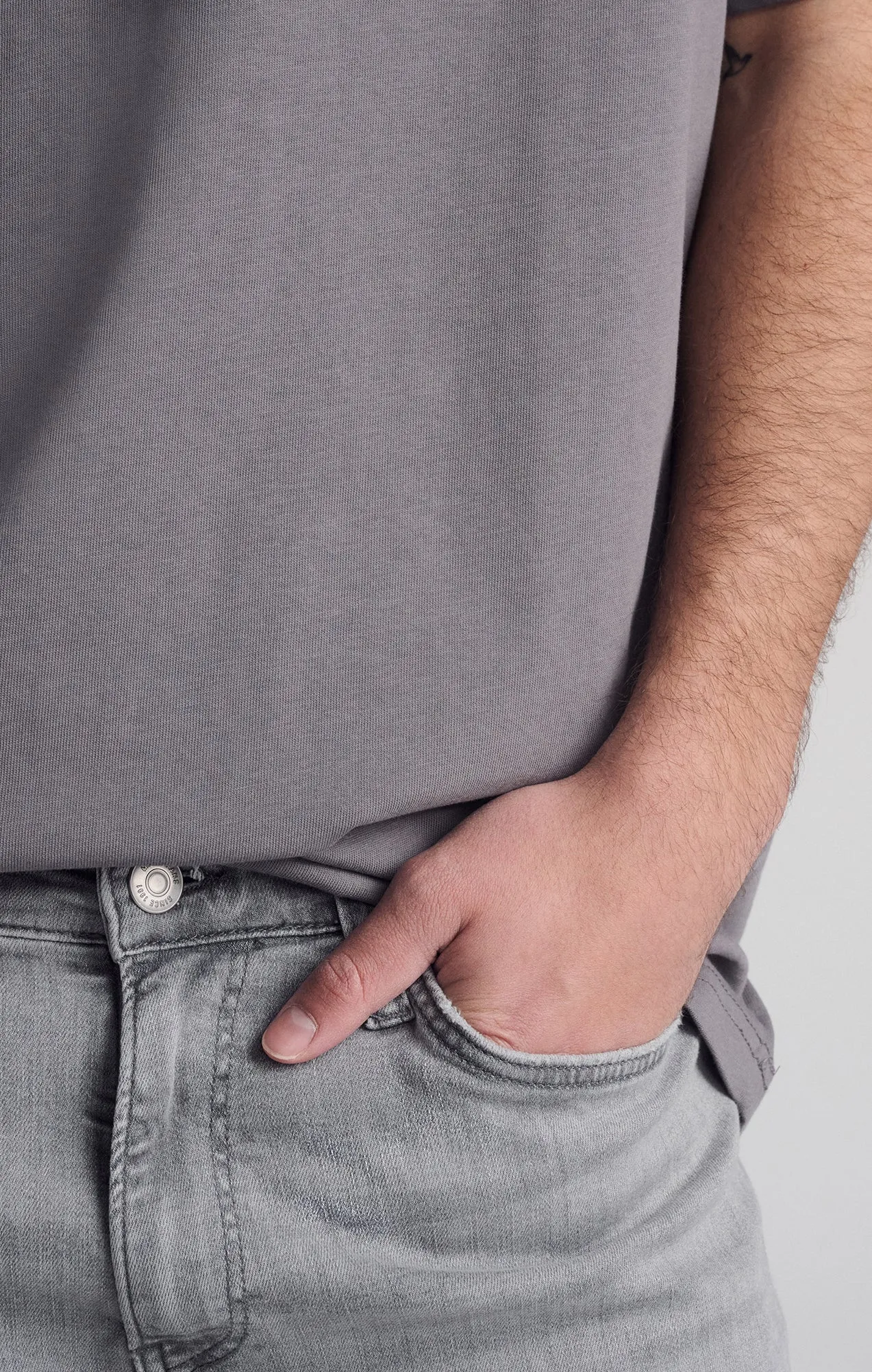 SHORT SLEEVE CREW NECK T-SHIRT IN QUIET SHADE sold by Mavi product image thumbnail 5