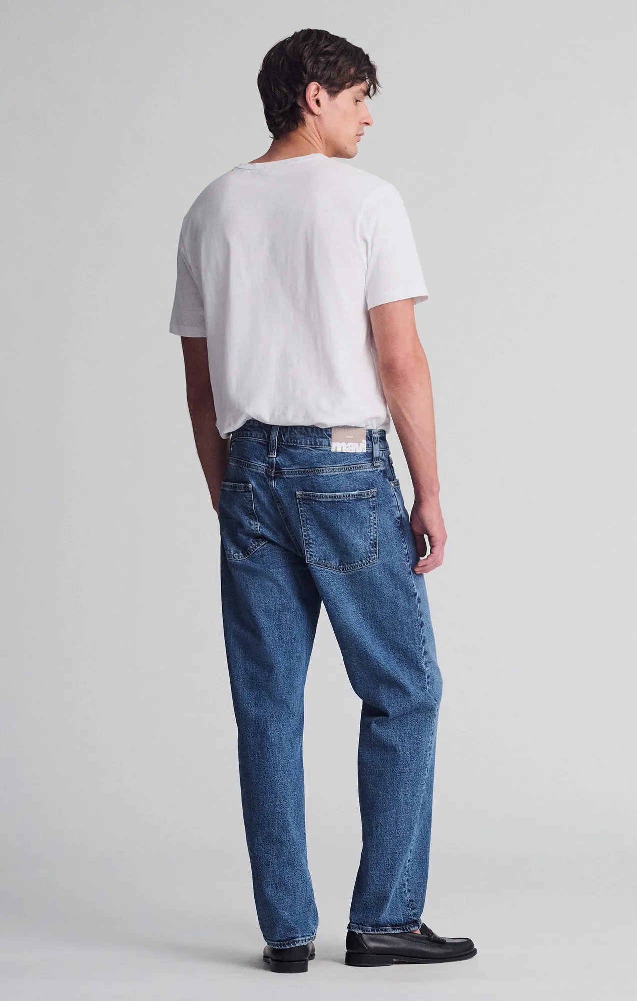 MARCEL LOOSE STRAIGHT LEG IN MID BRUSHED CLASSIC BLUE sold by Mavi product image thumbnail 2