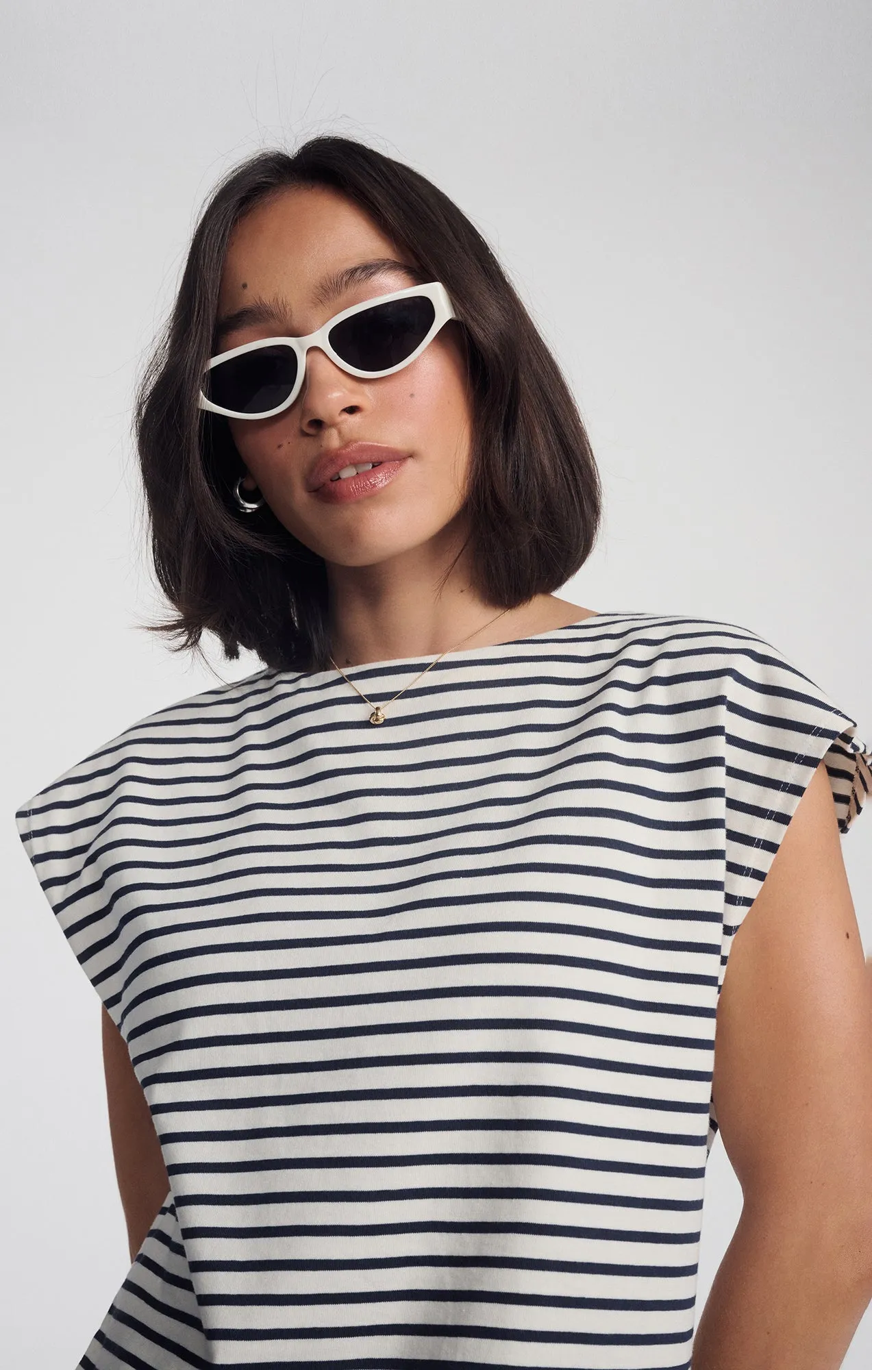 BOAT NECK SLEEVELESS SHIRT IN NAVY BLAZER STRIPE sold by Mavi product image thumbnail 3