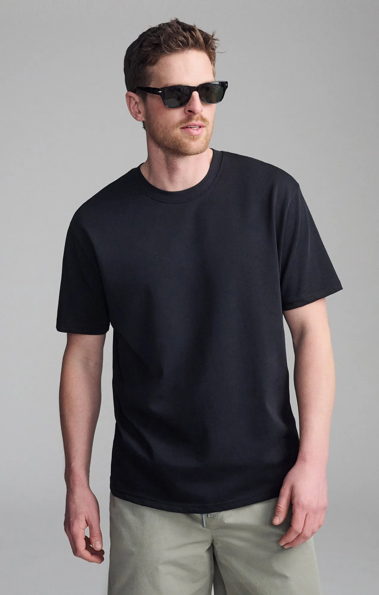 SHORT SLEEVE CREW NECK T-SHIRT IN BLACK sold by Mavi
