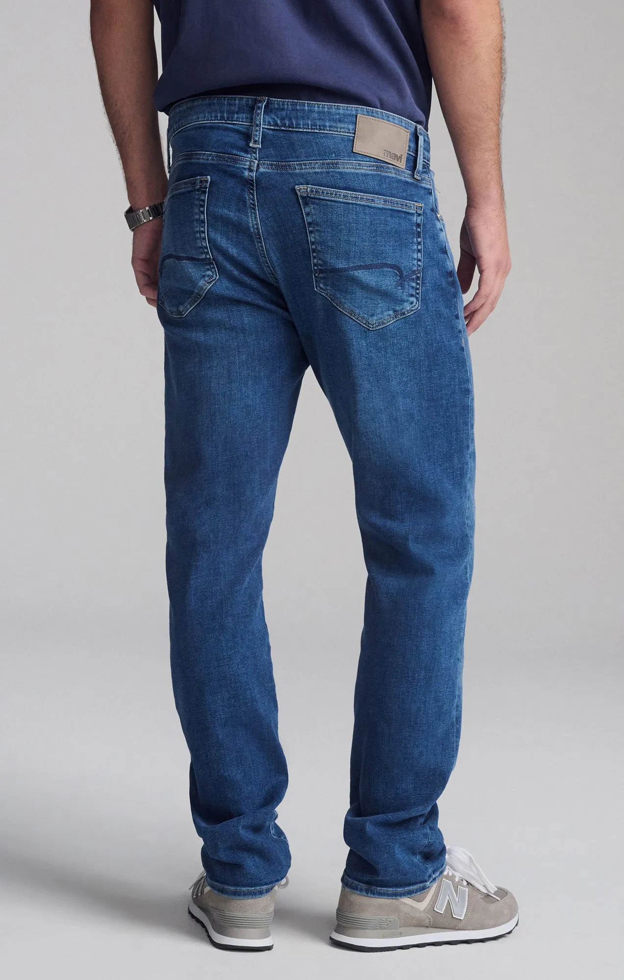 ZACH STRAIGHT LEG IN DARK BRUSHED FEATHER BLUE sold by Mavi product image thumbnail 5