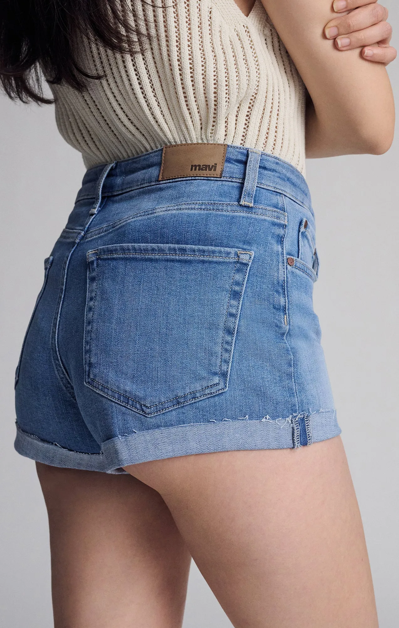 VIVIA CUFFED SHORTS IN LIGHT FLEX BLUE sold by Mavi product image thumbnail 3