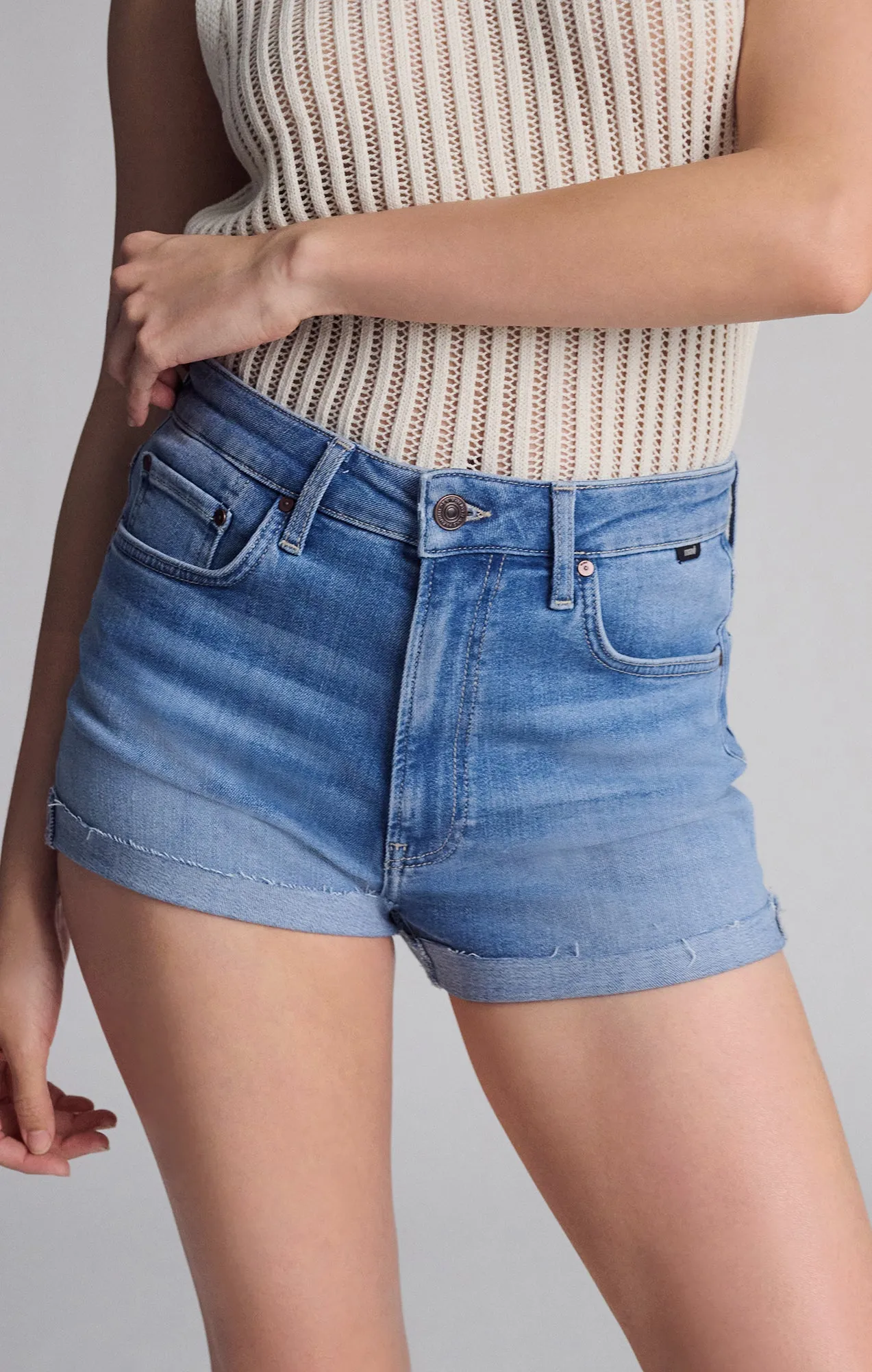 VIVIA CUFFED SHORTS IN LIGHT FLEX BLUE sold by Mavi product image thumbnail 4