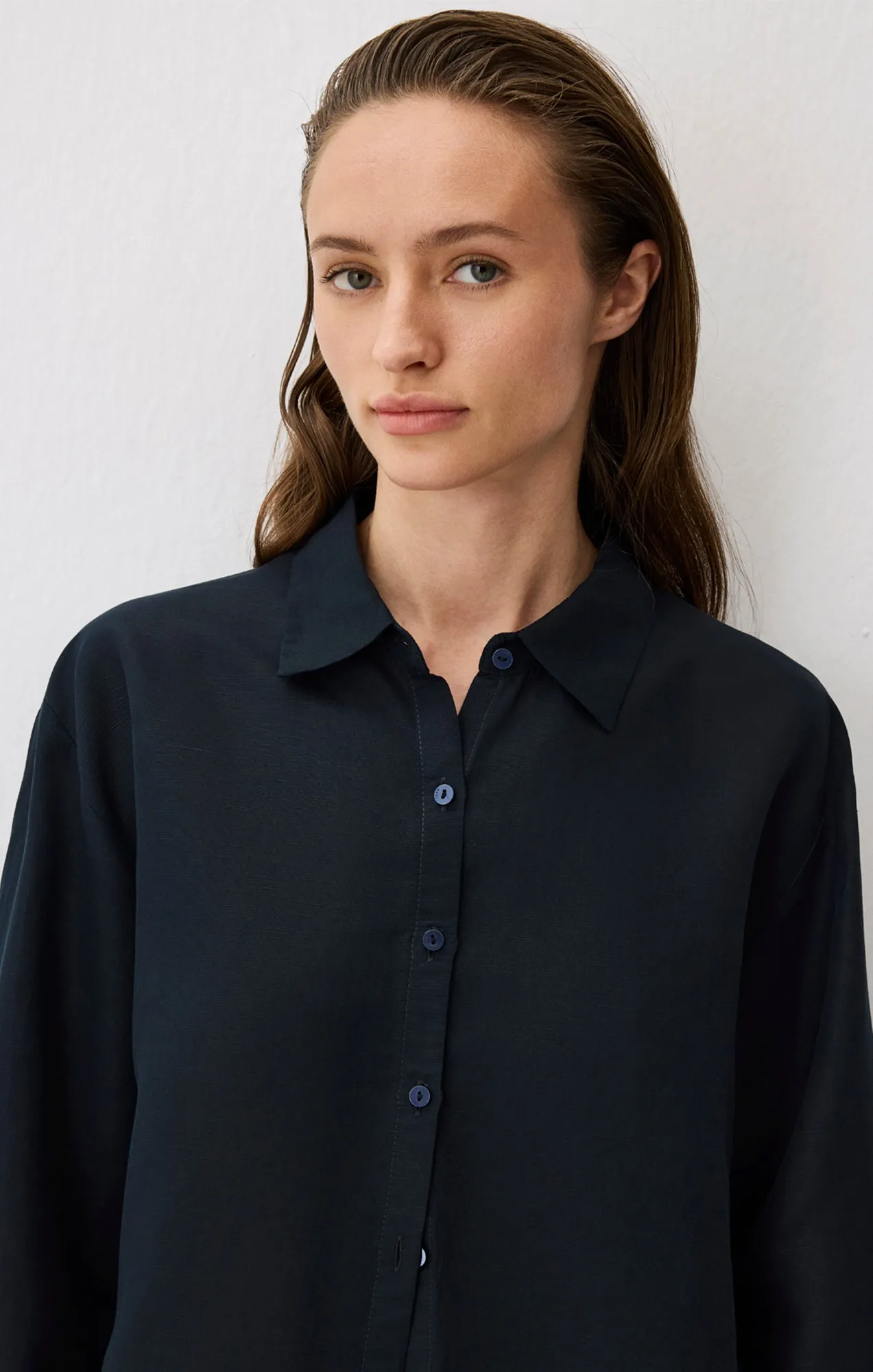 LONG SLEEVE TENCEL™ SHIRT IN BLACK IRIS sold by Mavi product image thumbnail 5