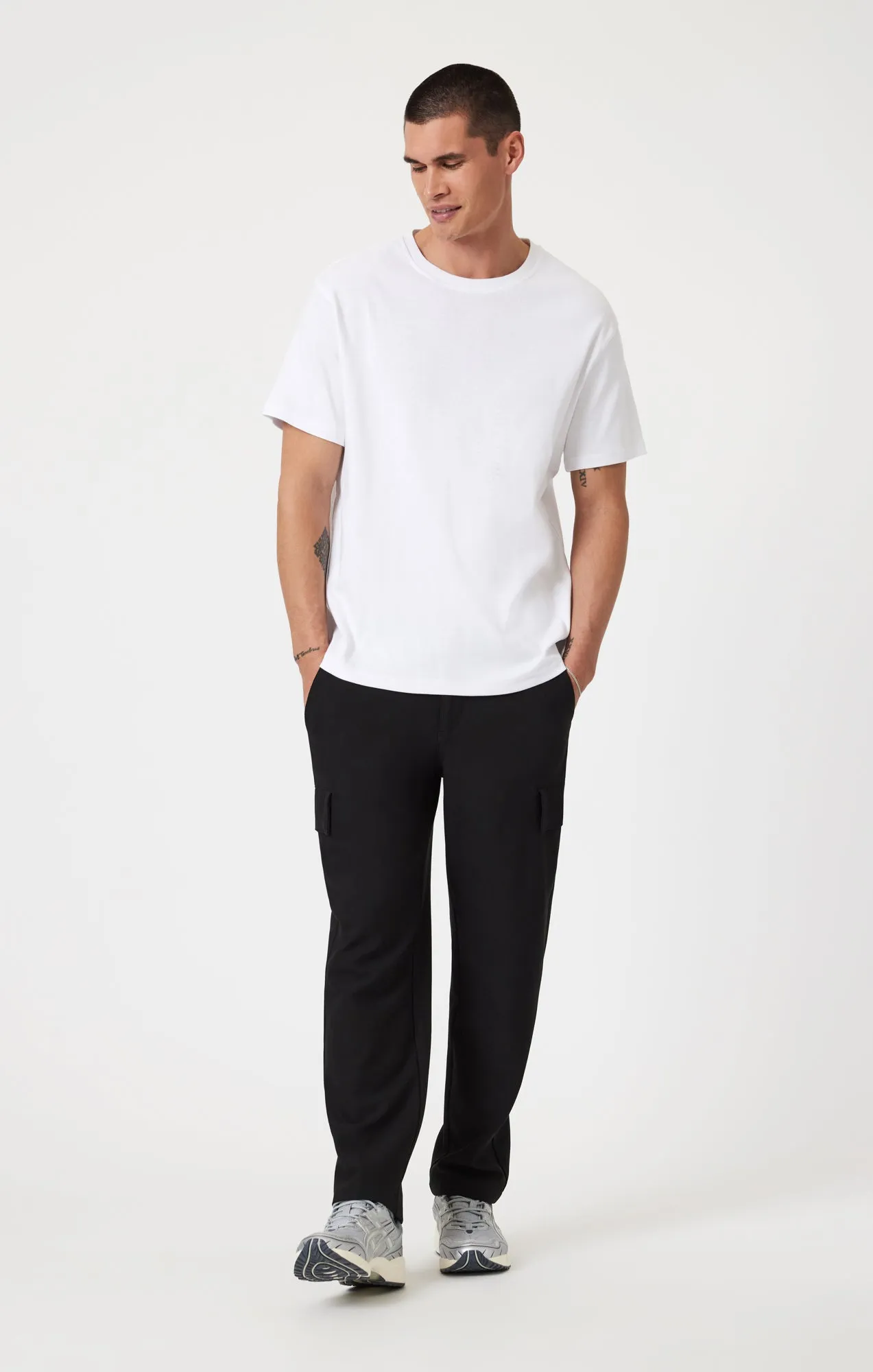 STRAIGHT LEG CARGO PANTS IN JET BLACK sold by Mavi