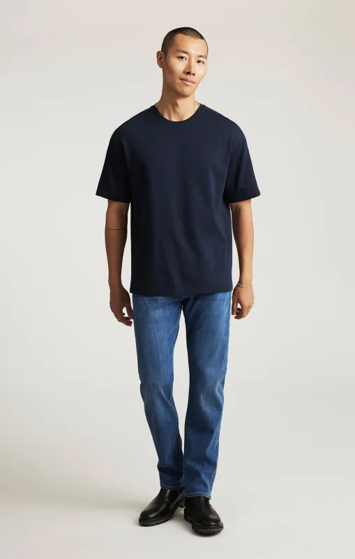 MARCUS SLIM STRAIGHT LEG IN MID SUPERMOVE sold by Mavi