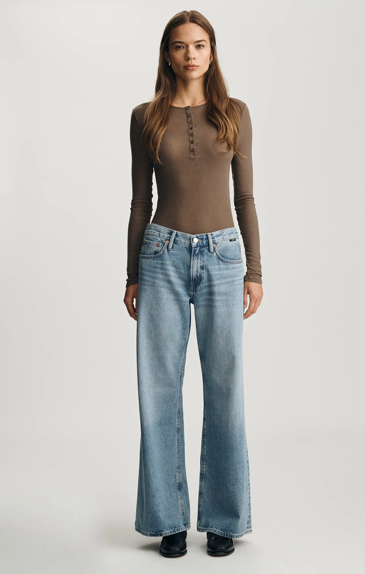 SANDY WIDE LEG IN MID USED CLASSIC DENIM sold by Mavi product image thumbnail 4