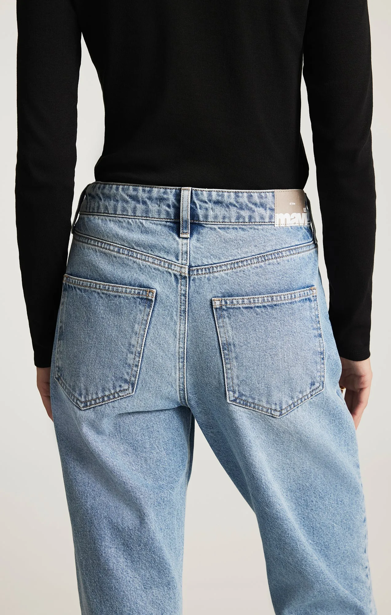 SAVANNAH STRAIGHT LEG IN LIGHT BRUSHED CLASSIC DENIM sold by Mavi product image thumbnail 5