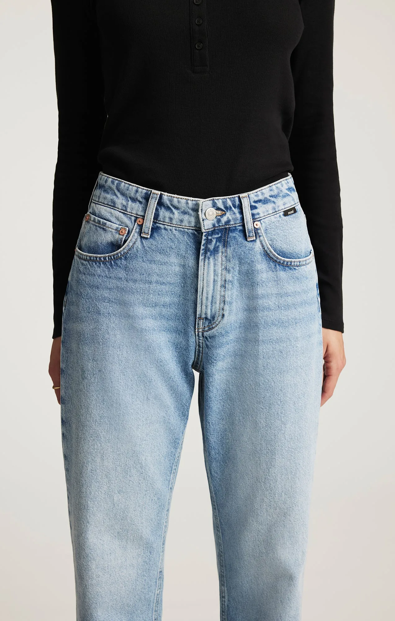 SAVANNAH STRAIGHT LEG IN LIGHT BRUSHED CLASSIC DENIM sold by Mavi product image thumbnail 4