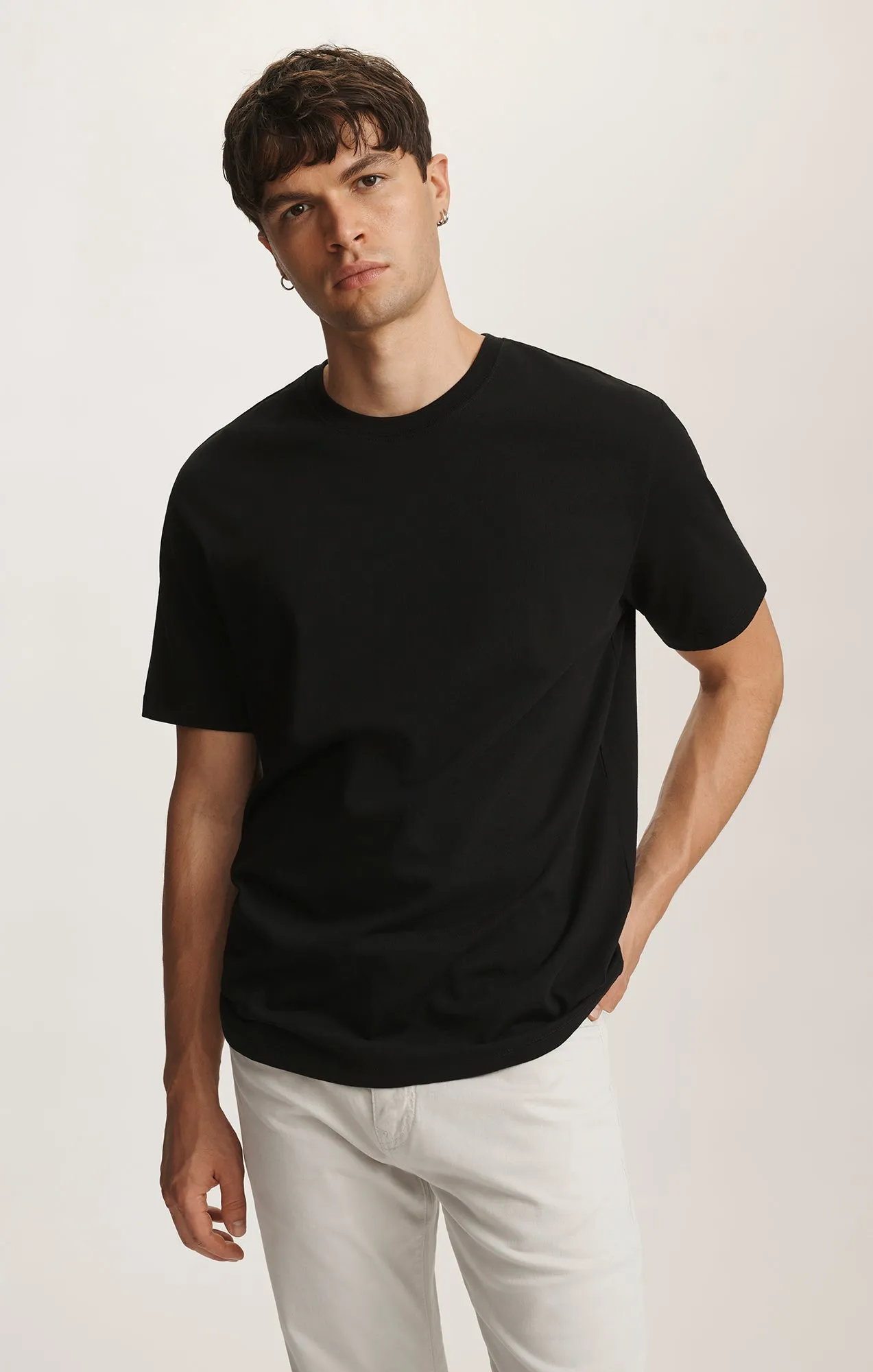 BASIC SHORT SLEEVE T-SHIRT IN BLACK sold by Mavi
