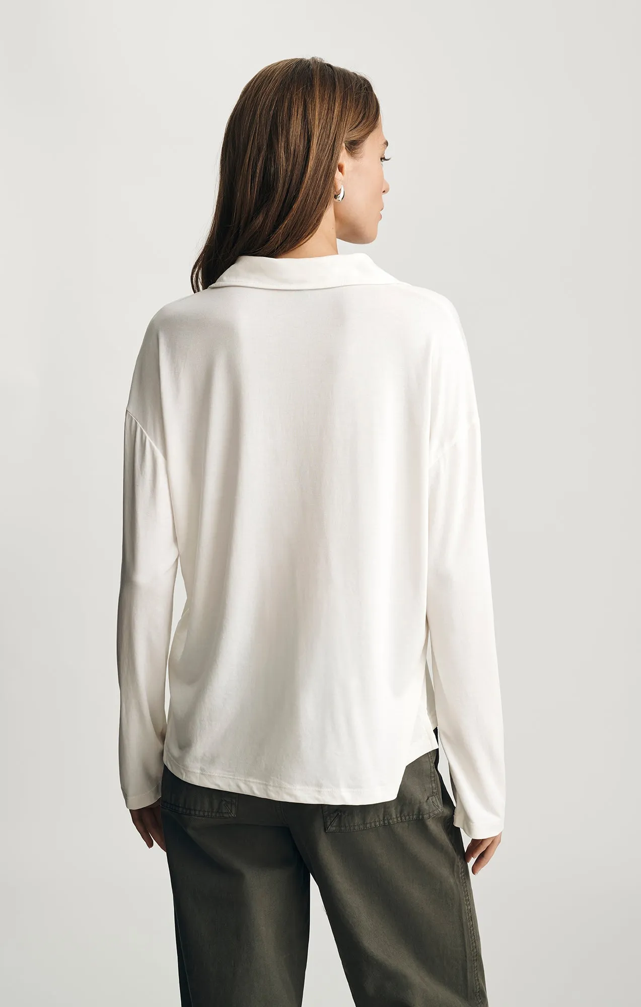LUXE TOUCH TENCEL™ V-NECK T-SHIRT IN ANTIQUE WHITE sold by Mavi product image thumbnail 2