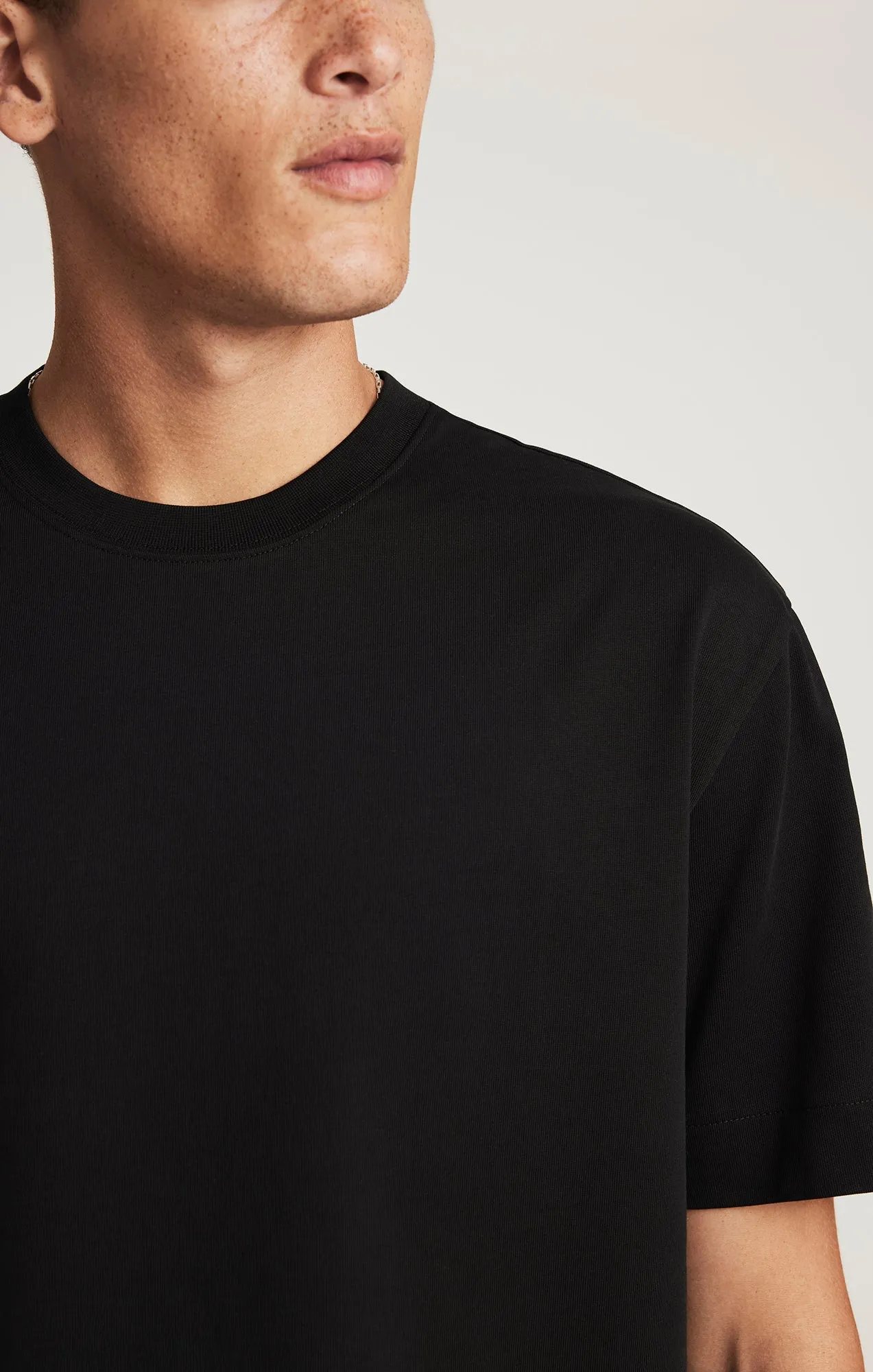 SHORT SLEEVE CREW NECK T-SHIRT IN BLACK sold by Mavi product image thumbnail 4