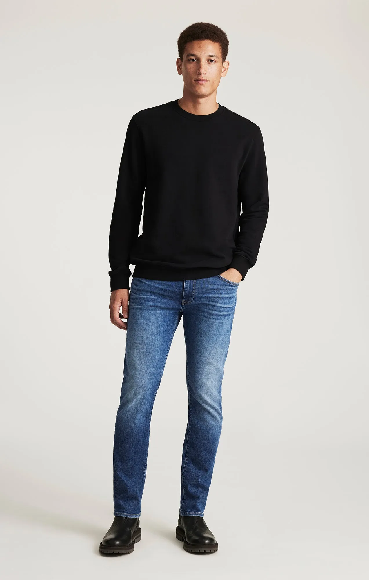CREW NECK SWEATSHIRT IN BLACK sold by Mavi product image thumbnail 3