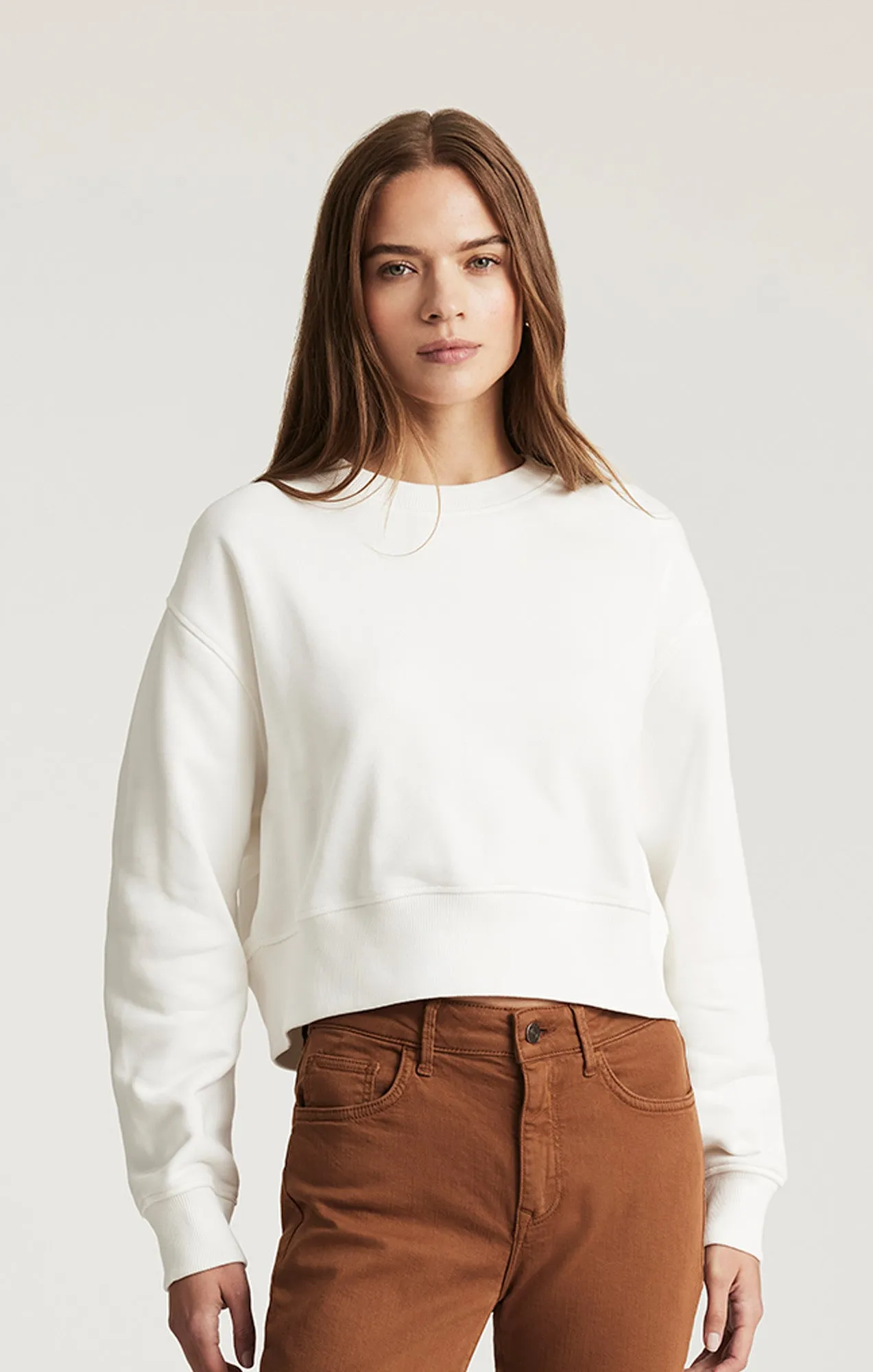 CROPPED CREW NECK SWEATSHIRT IN ANTIQUE WHITE sold by Mavi