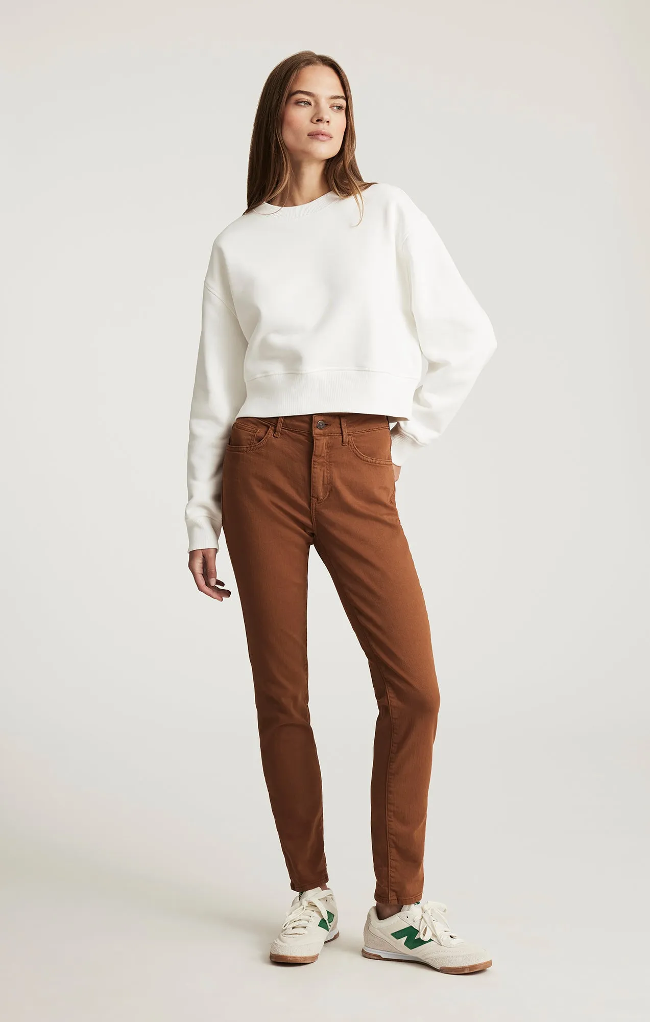 CROPPED CREW NECK SWEATSHIRT IN ANTIQUE WHITE sold by Mavi product image thumbnail 5