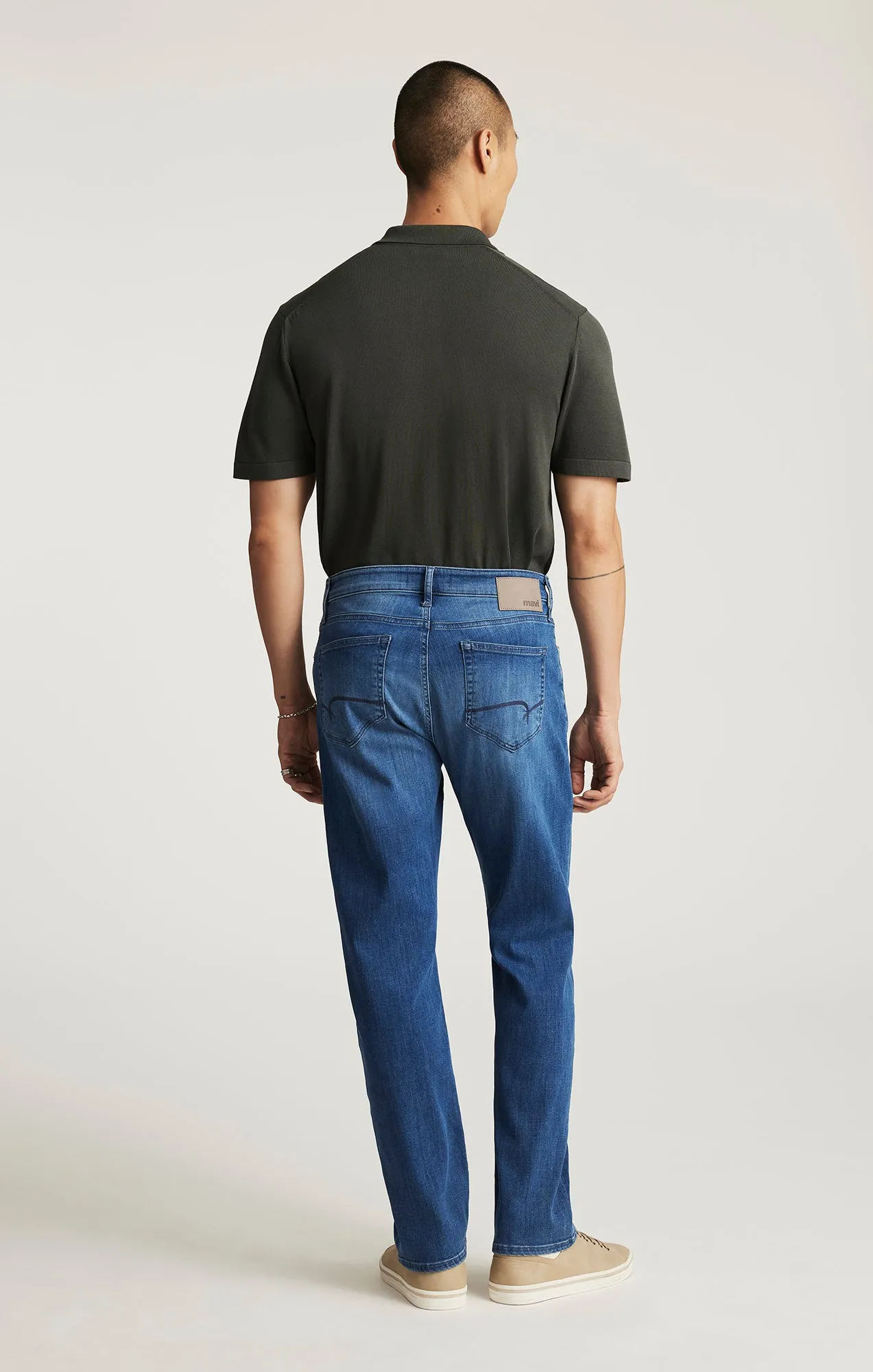 ZACH STRAIGHT LEG IN MID BRUSHED FEATHER BLUE sold by Mavi product image thumbnail 3