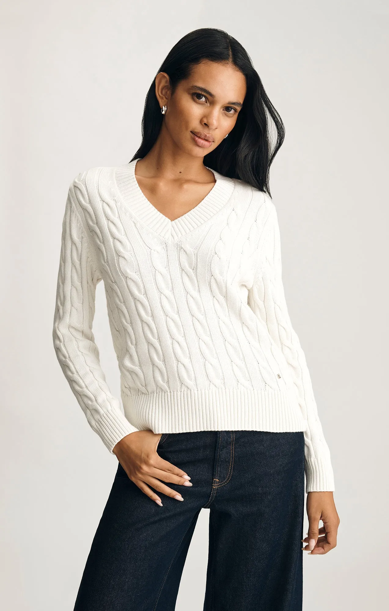 CABLE-KNIT V-NECK SWEATER IN ANTIQUE WHITE sold by Mavi