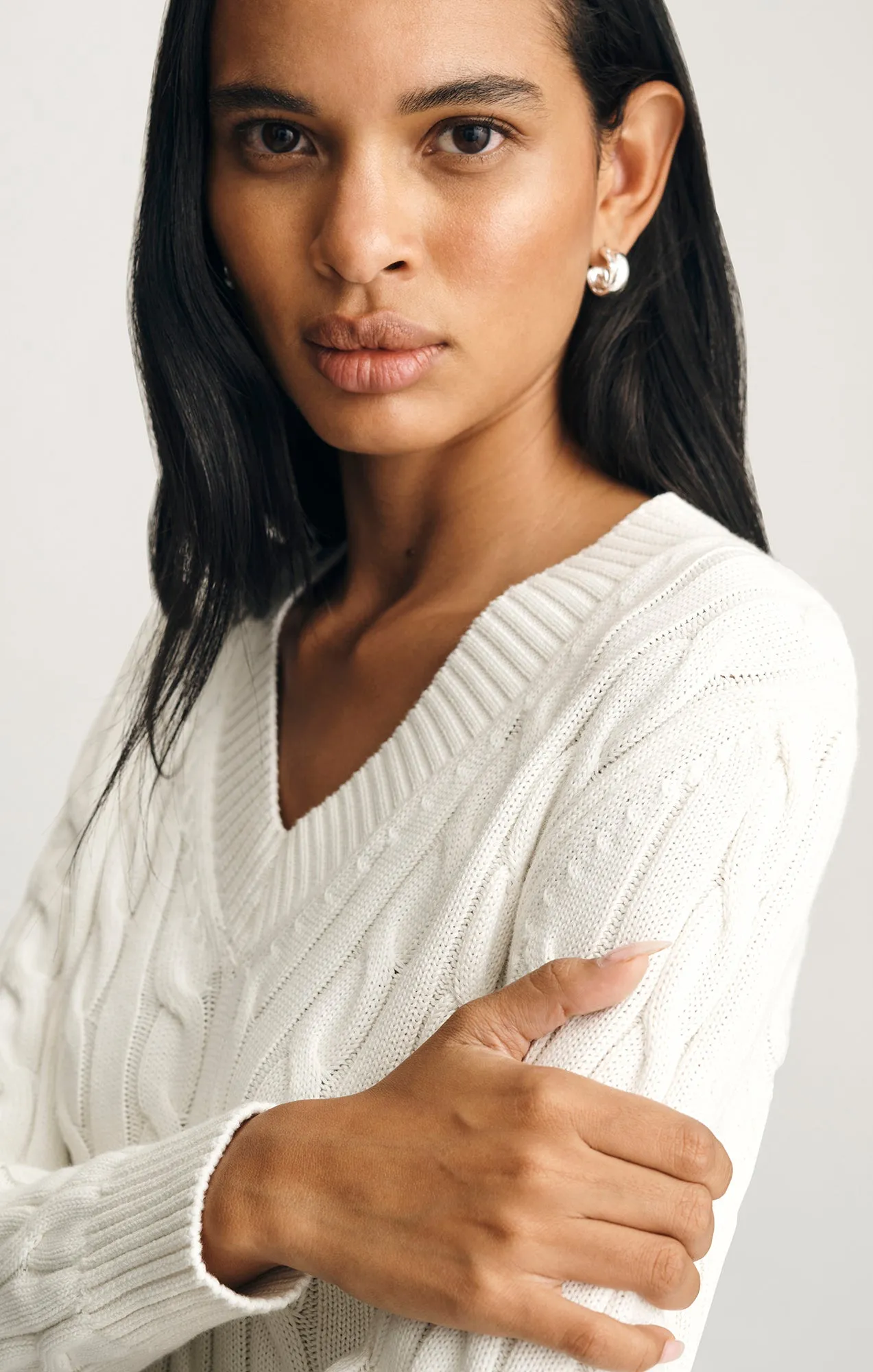 CABLE-KNIT V-NECK SWEATER IN ANTIQUE WHITE sold by Mavi product image thumbnail 3