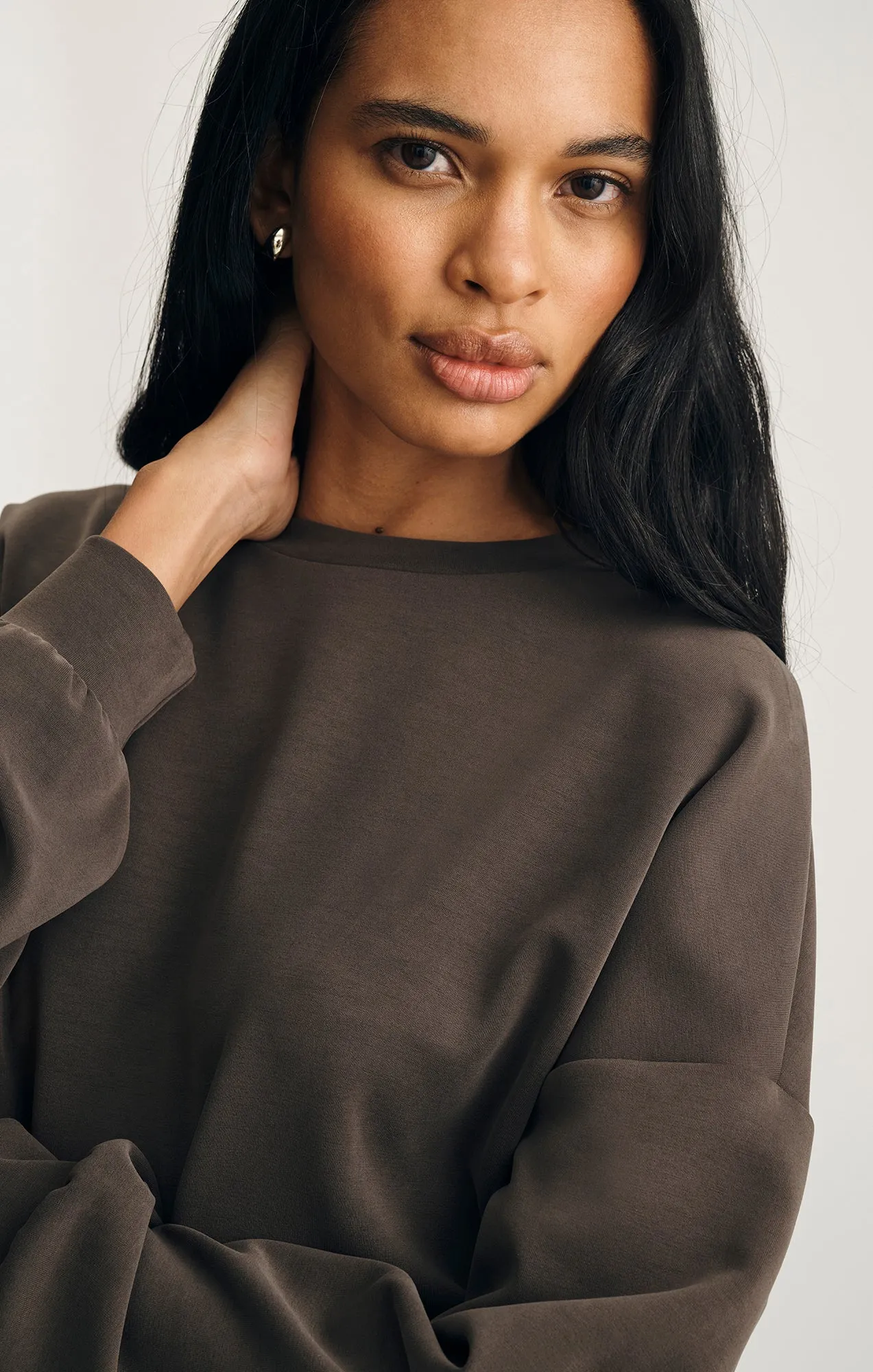 LUXE TOUCH TENCEL™ SWEATSHIRT IN DELICIOSO sold by Mavi product image thumbnail 4