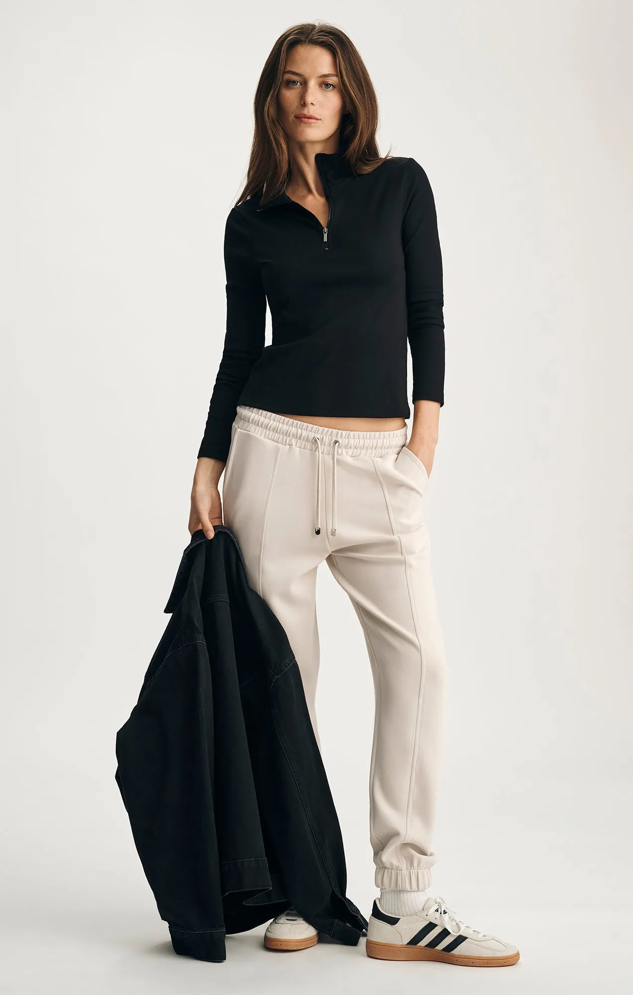 SPORTY LUXE HALF ZIP SHIRT IN BLACK sold by Mavi product image thumbnail 4
