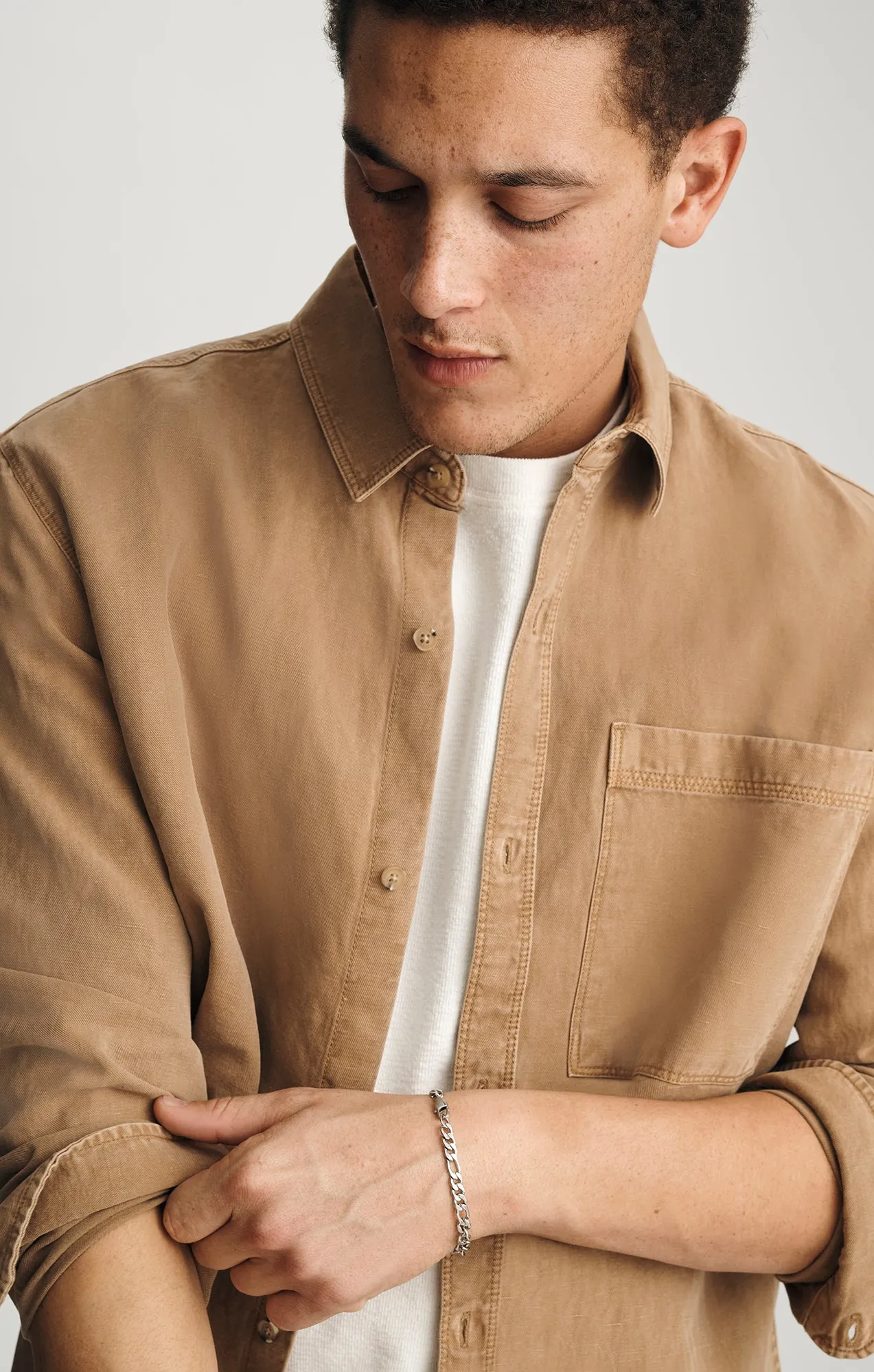 TENCEL™ ONE POCKET BUTTON-UP SHIRT IN TIGER'S EYE sold by Mavi product image thumbnail 3