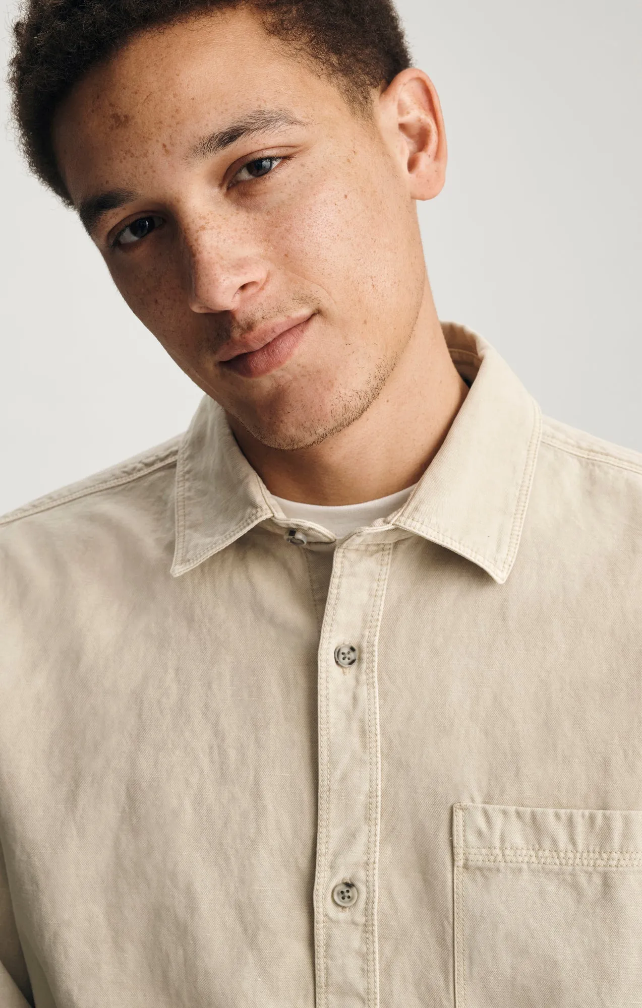 TENCEL™ ONE POCKET BUTTON-UP SHIRT IN FEATHER GRAY sold by Mavi product image thumbnail 3