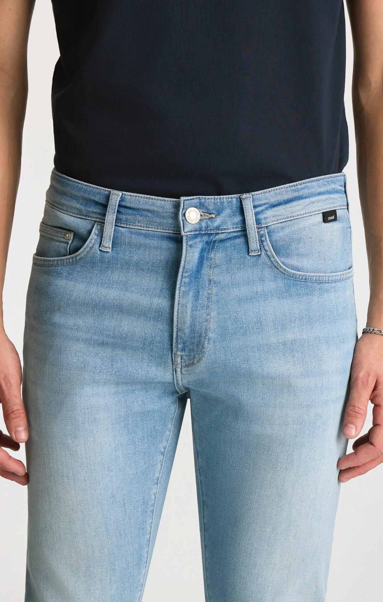 JAKE SLIM LEG IN LIGHT FOGGY FEATHER BLUE sold by Mavi product image thumbnail 5