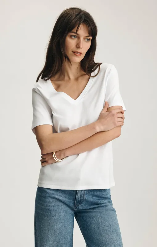 OLIVIA V-NECK T-SHIRT IN WHITE made by Mavi